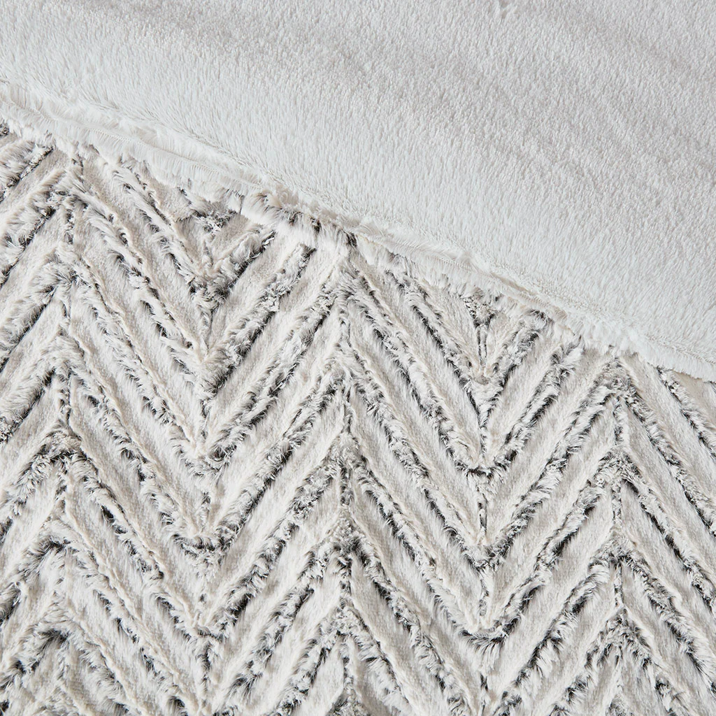 Adelyn Ultra Plush Down Alternative Comforter Set - Image 6