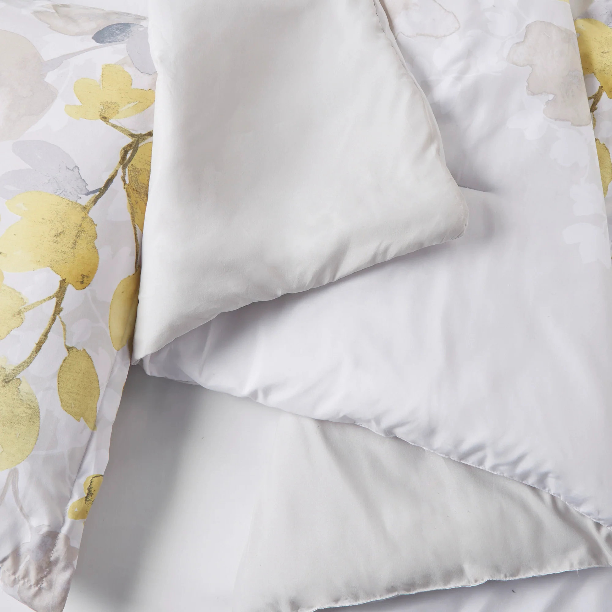 Alexis Comforter Set with Bed Sheets - Image 11
