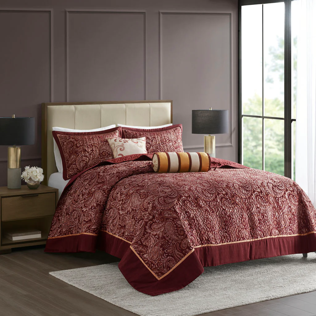 Aubrey 5-Piece Jacquard Bedspread Set with Throw Pillows