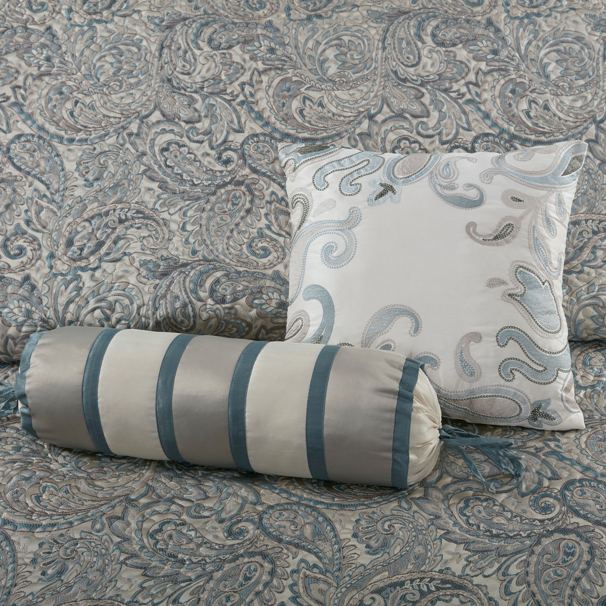 Aubrey 5-Piece Jacquard Bedspread Set with Throw Pillows - Image 33