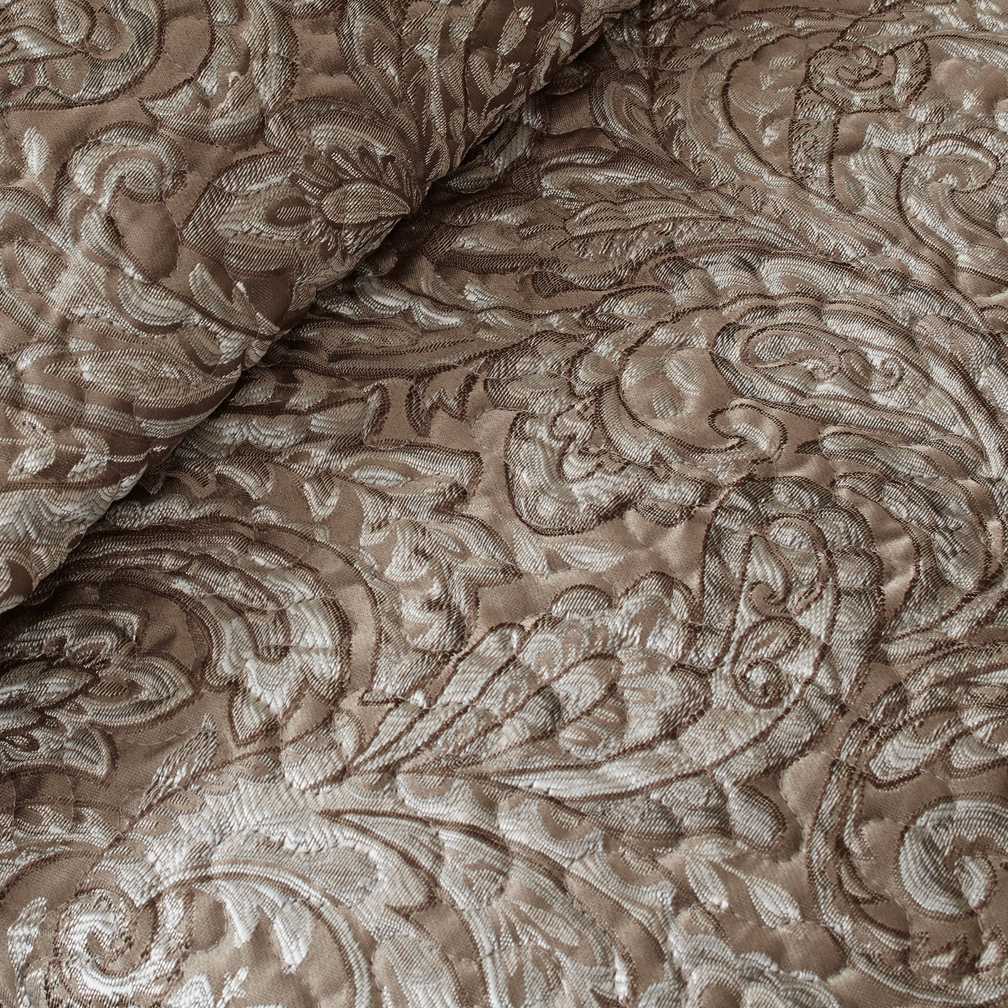 Aubrey 6-Piece Jacquard Quilt Set with Throw Pillows - Image 6