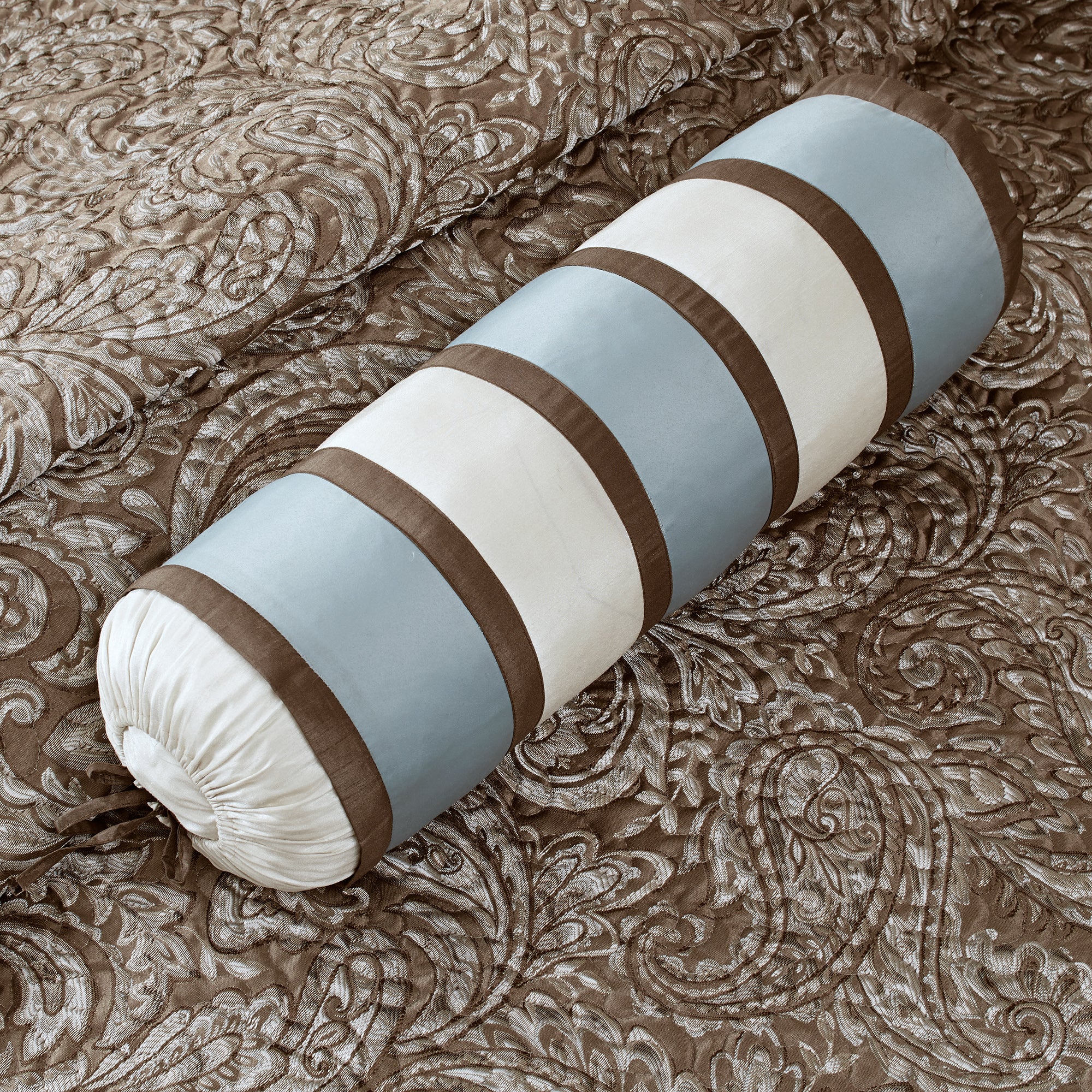 Aubrey 6-Piece Jacquard Quilt Set with Throw Pillows - Image 7