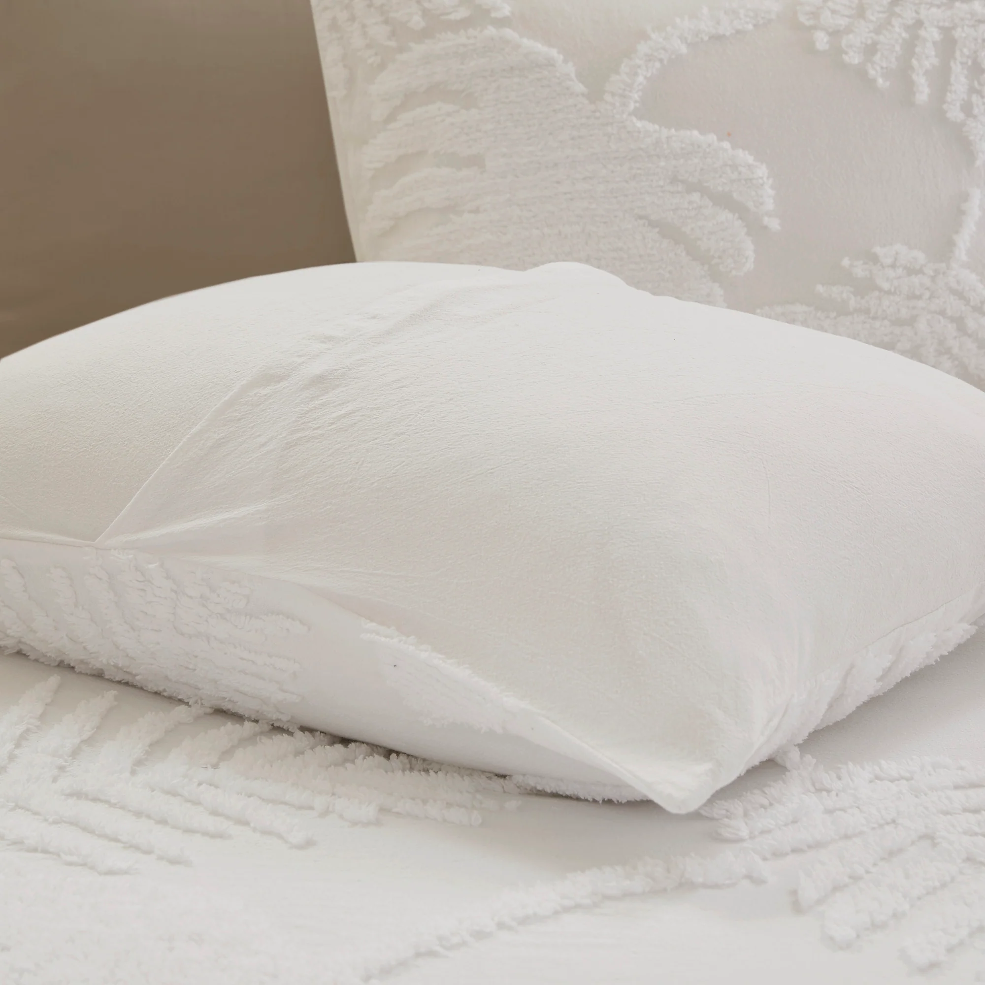 Bahari 3-Piece Tufted Cotton Chenille Palm Duvet Cover Set - Image 6
