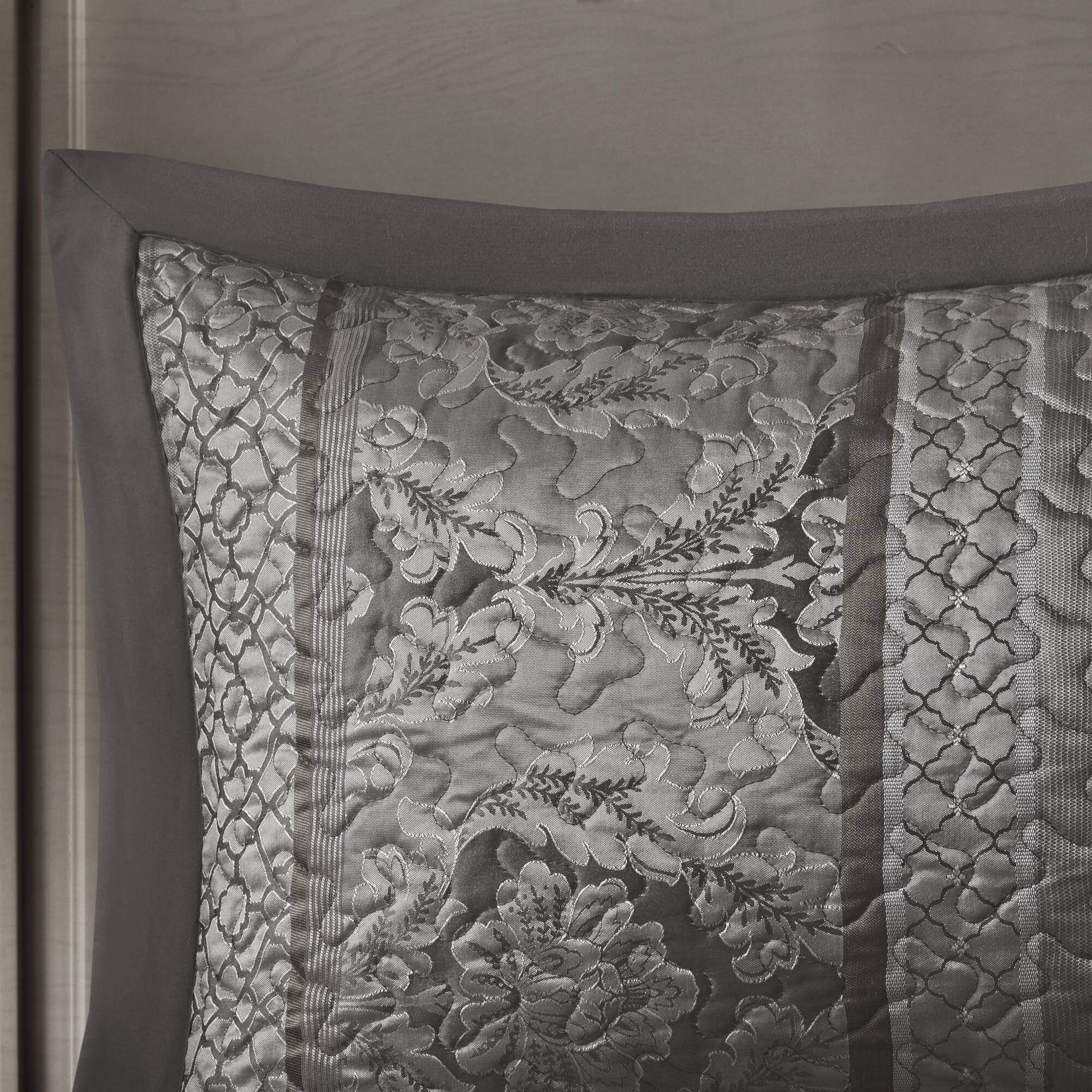 Bellagio 5-Piece Reversible Jacquard Bedspread Set - Image 23