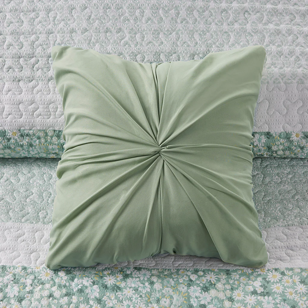 Caralie 4-Piece Seersucker Quilt Set with Throw Pillow - Image 6