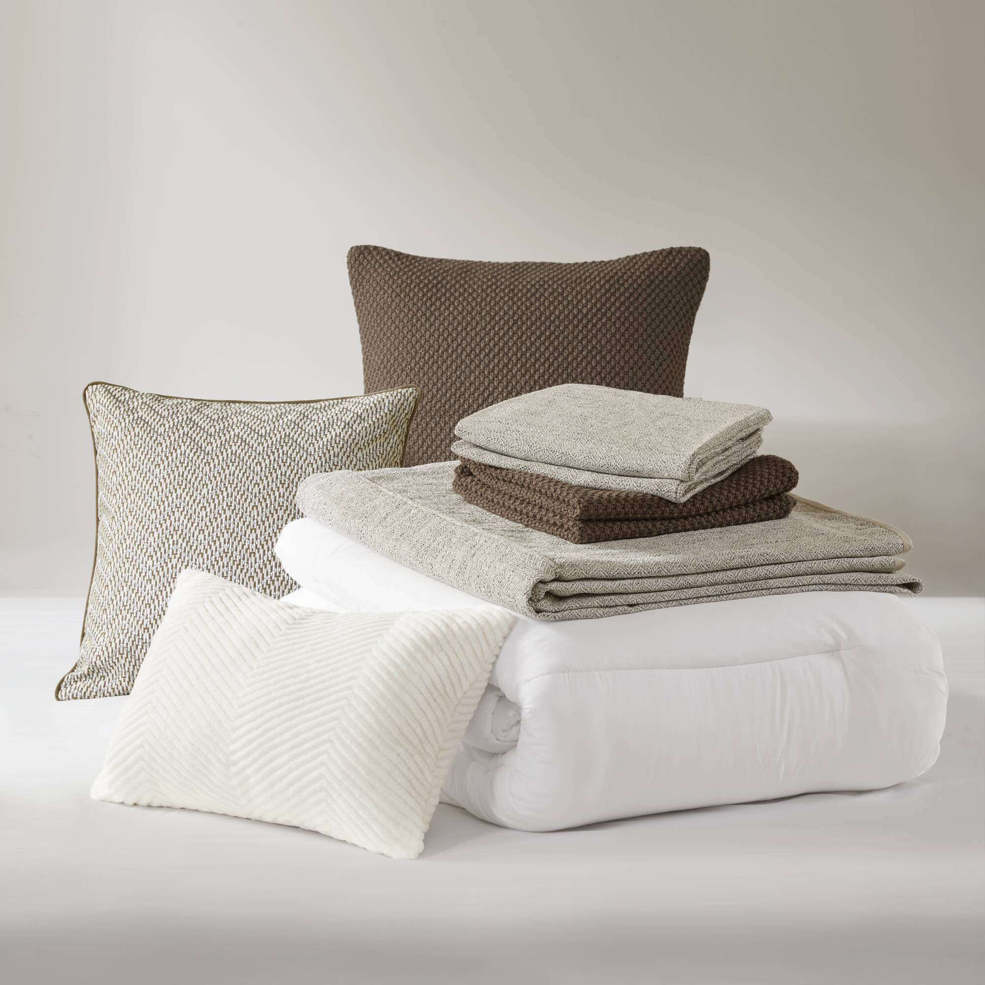 Chapman Comforter Set - Image 12