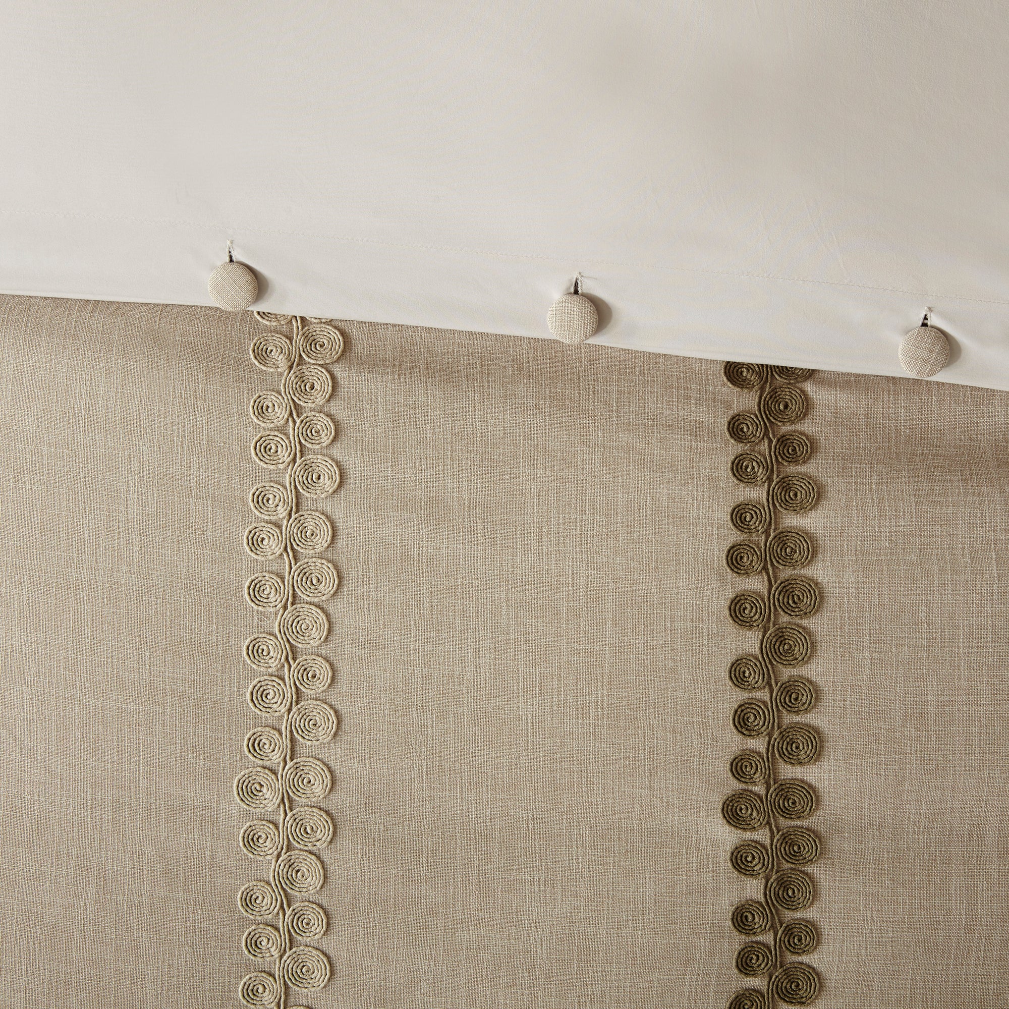 Chateau Comforter Set - Image 3