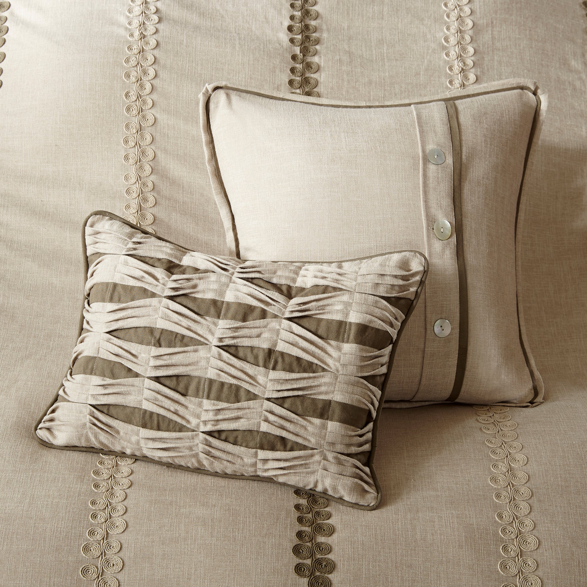 Chateau Comforter Set - Image 5