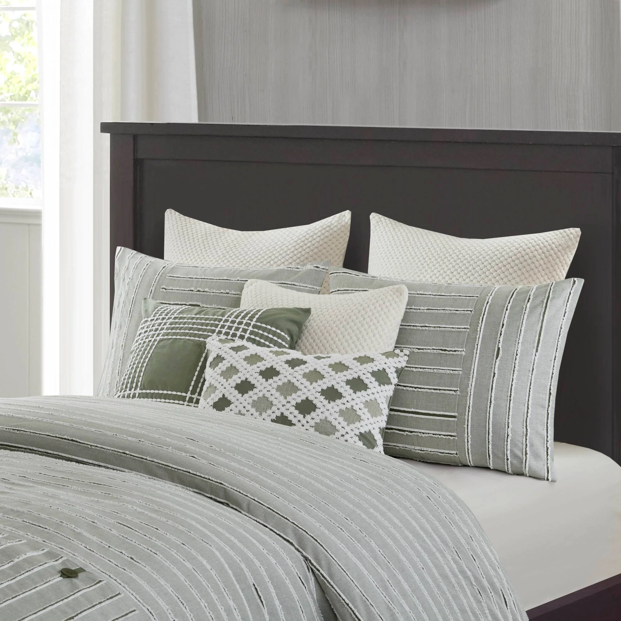 Essence Oversized Cotton Clipped Jacquard Comforter Set with Euro Shams and Throw Pillows - Image 12