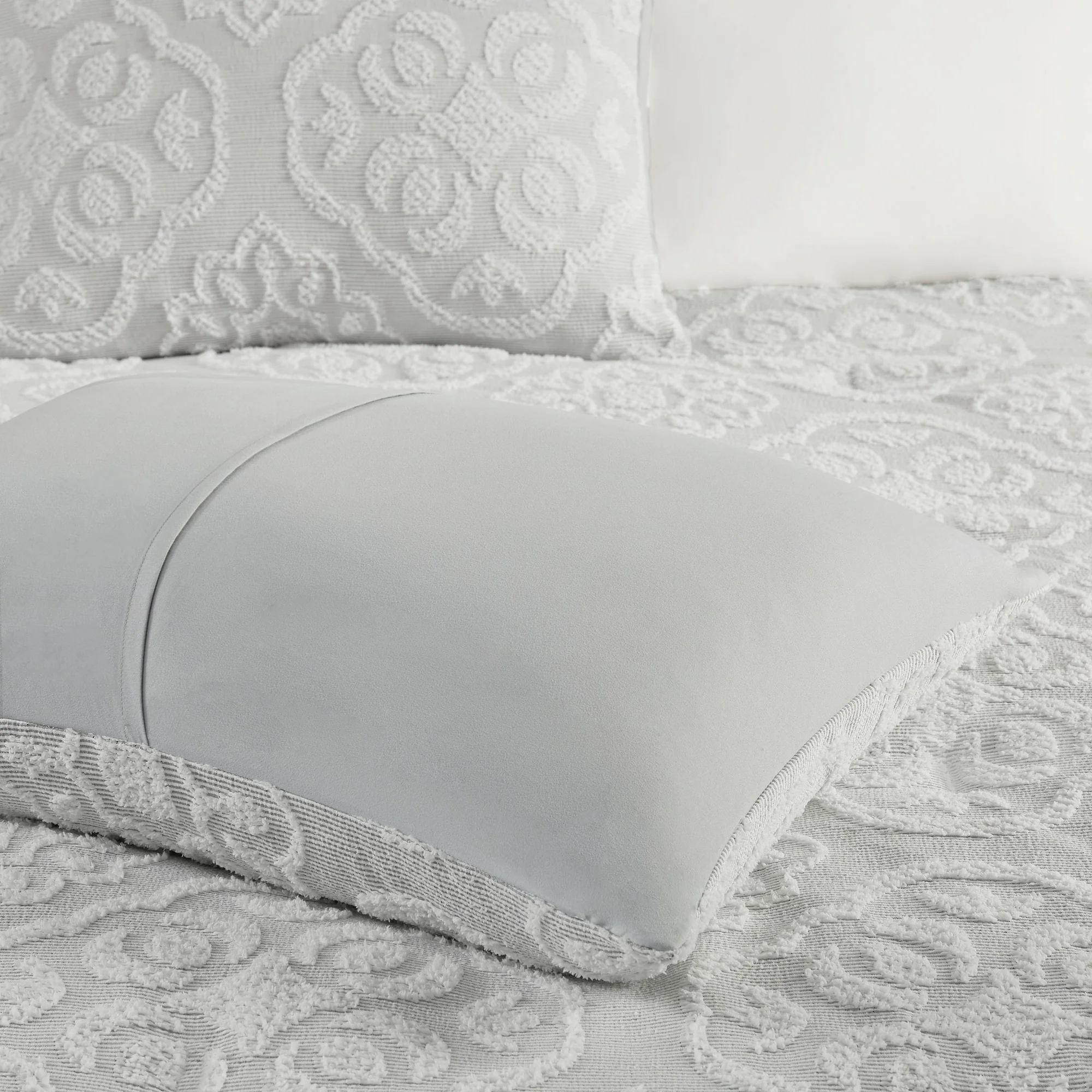Everly 3-Piece Tufted Woven Medallion Duvet Cover Set - Image 12