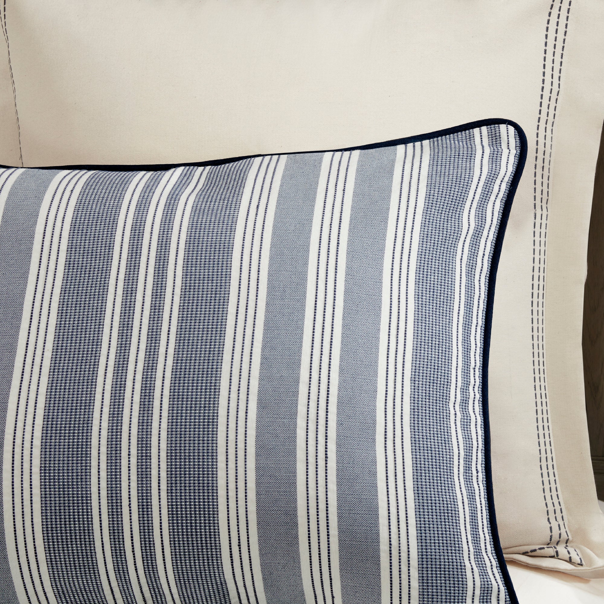 Farmhouse Comforter Set - Image 3