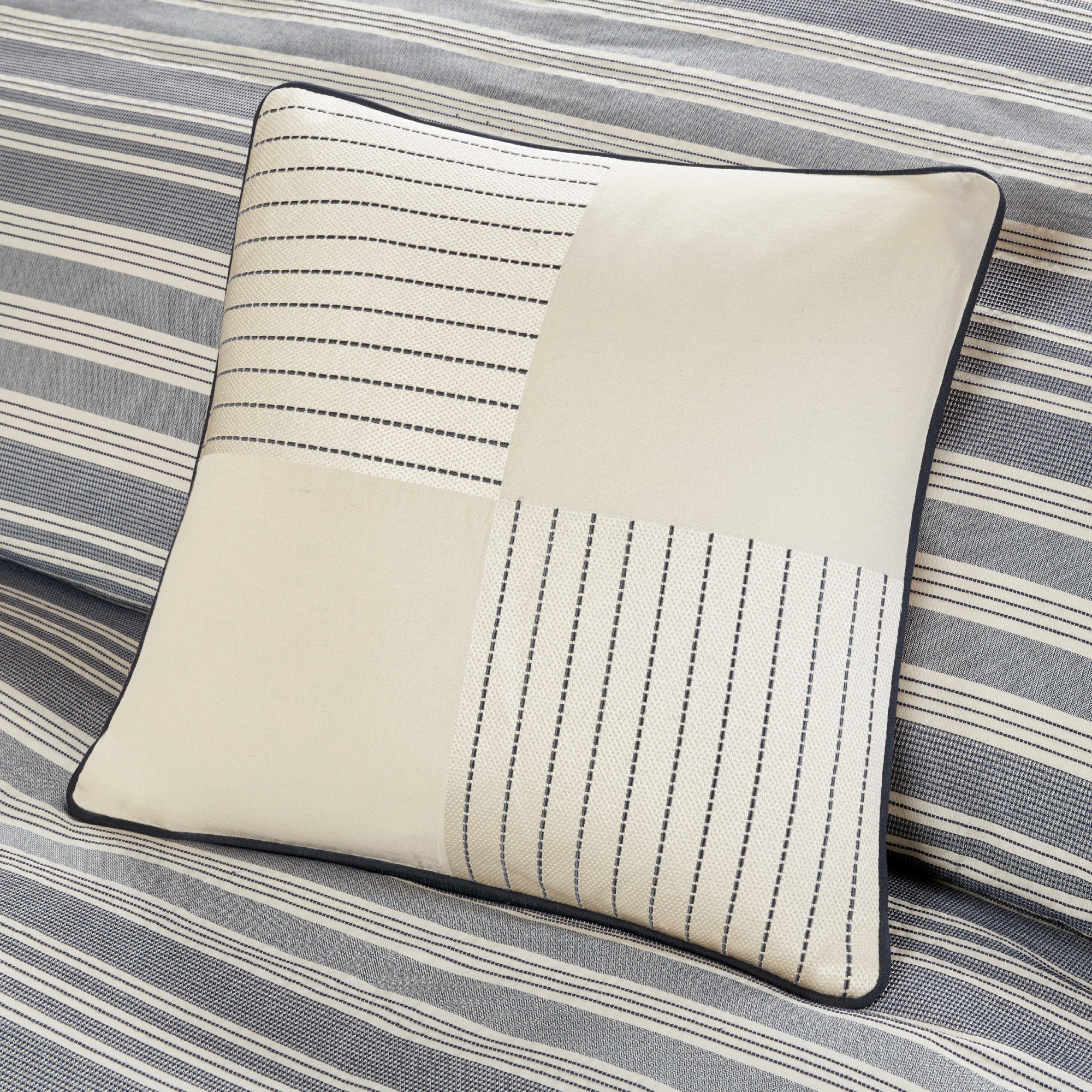 Farmhouse Comforter Set - Image 6