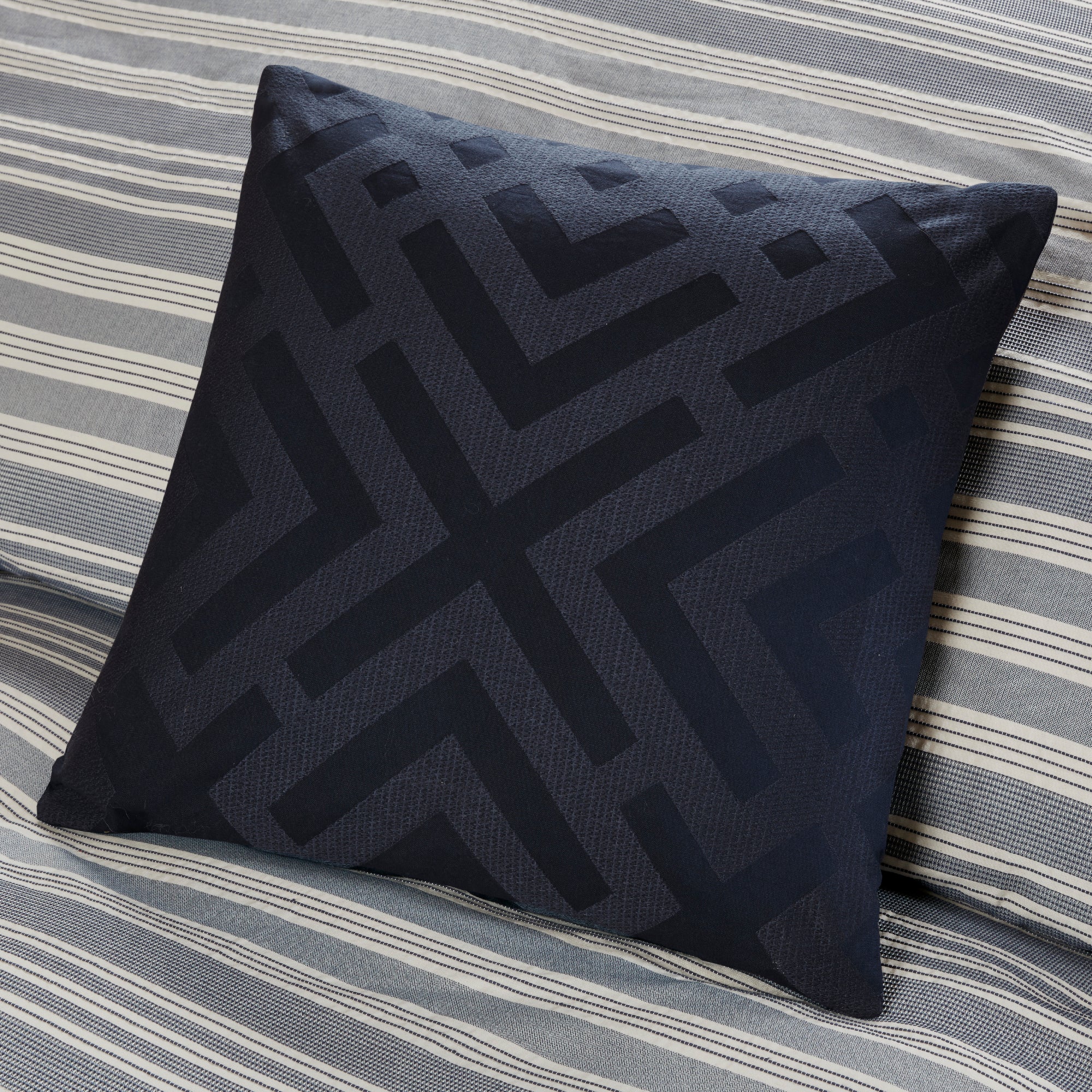 Farmhouse Comforter Set - Image 7