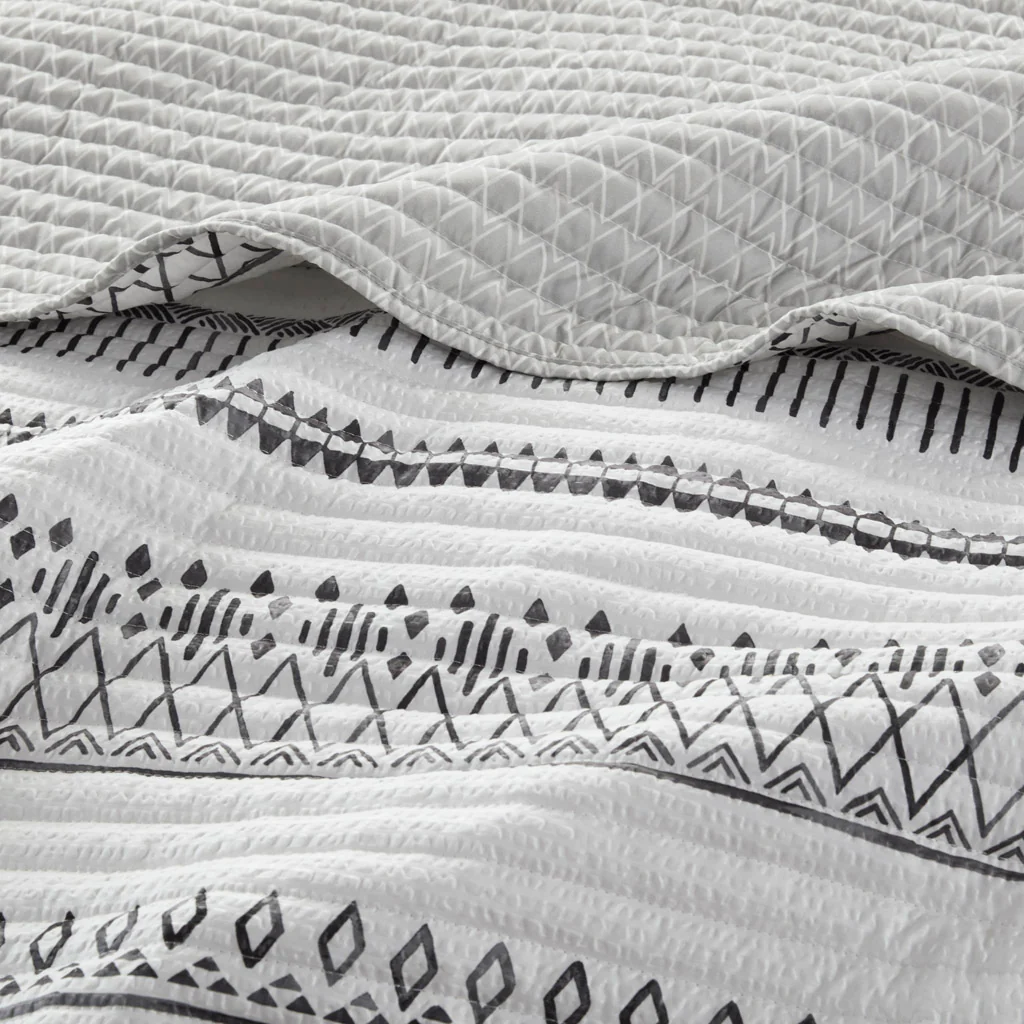Fraser 3-Piece Printed Microfiber Seersucker Quilt Set - Image 7