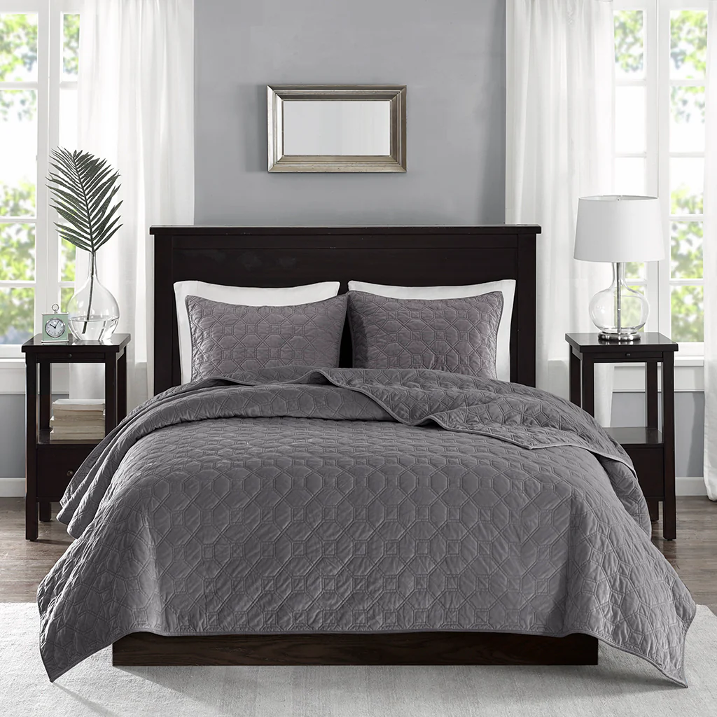 Harper 3-Piece Velvet Quilt Set - Image 9