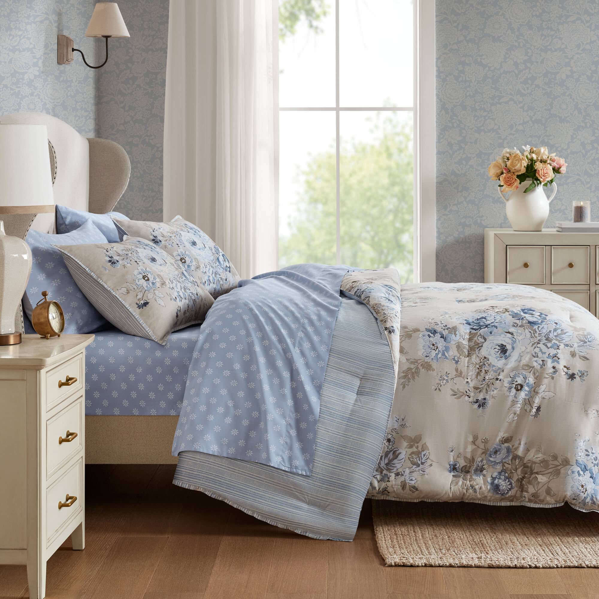 Heather 7-Piece Vintage Floral Print Inspired Comforter Set With Sheet Set - Image 4
