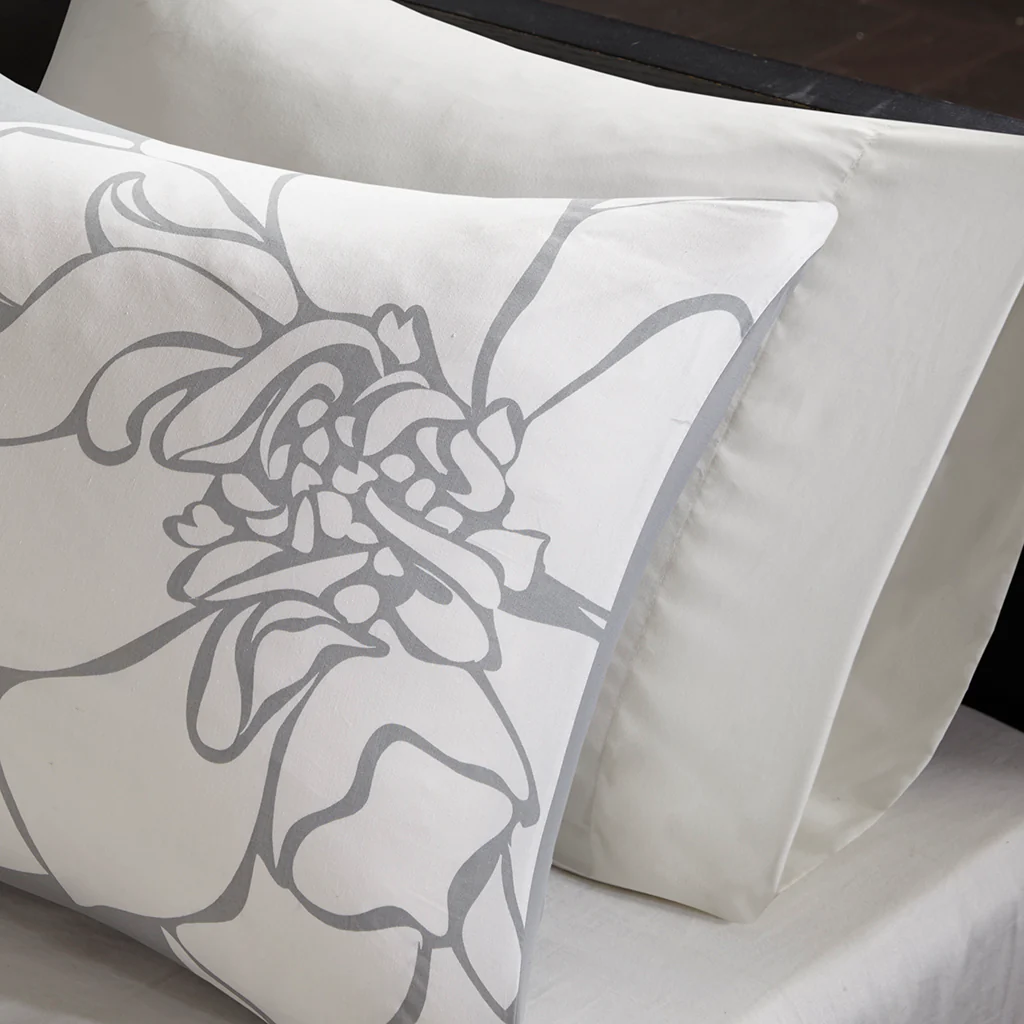Lola 6-Piece Printed Duvet Cover Set - Image 15