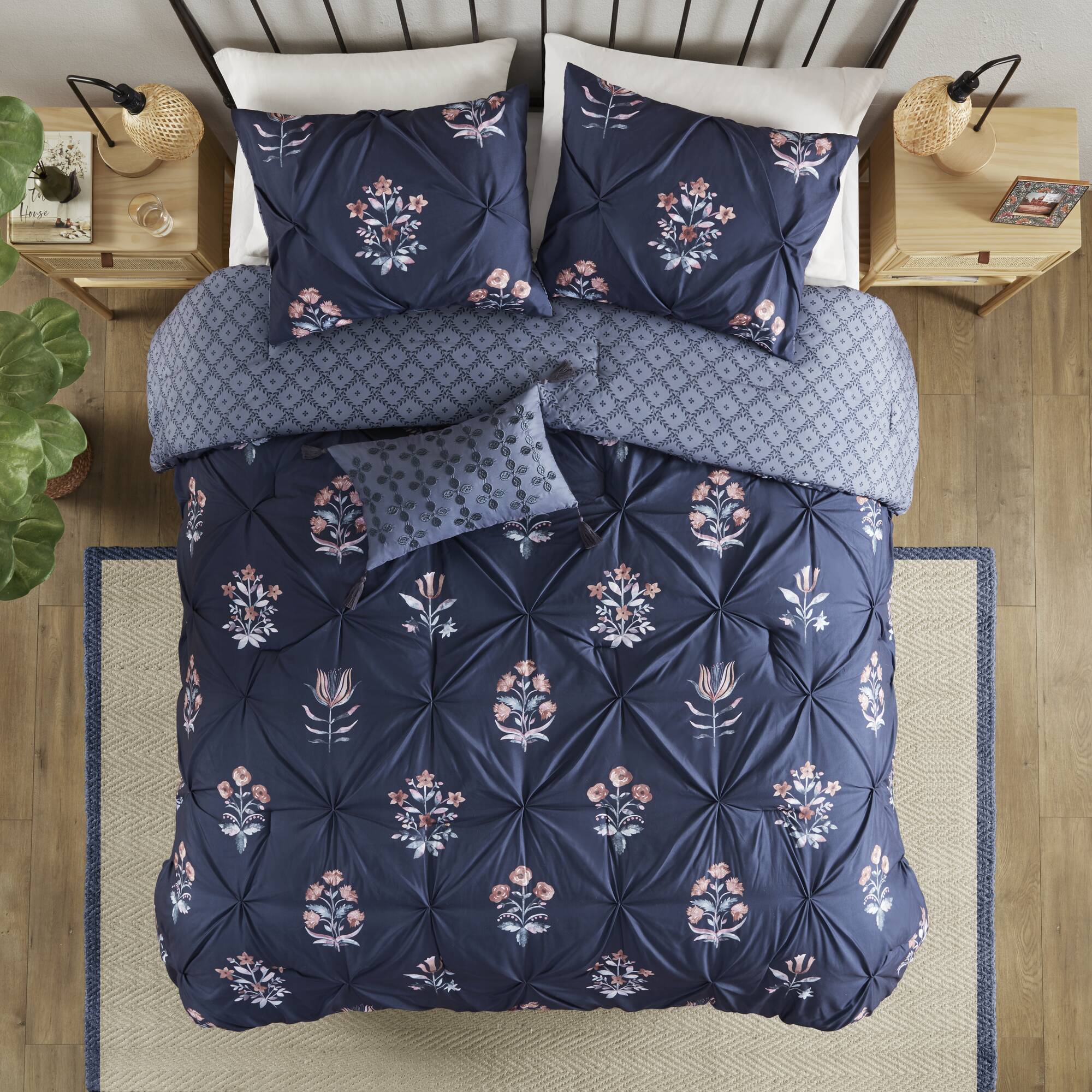 Marfa 4-Piece Pintuck Comforter Set with Throw Pillow - Image 3