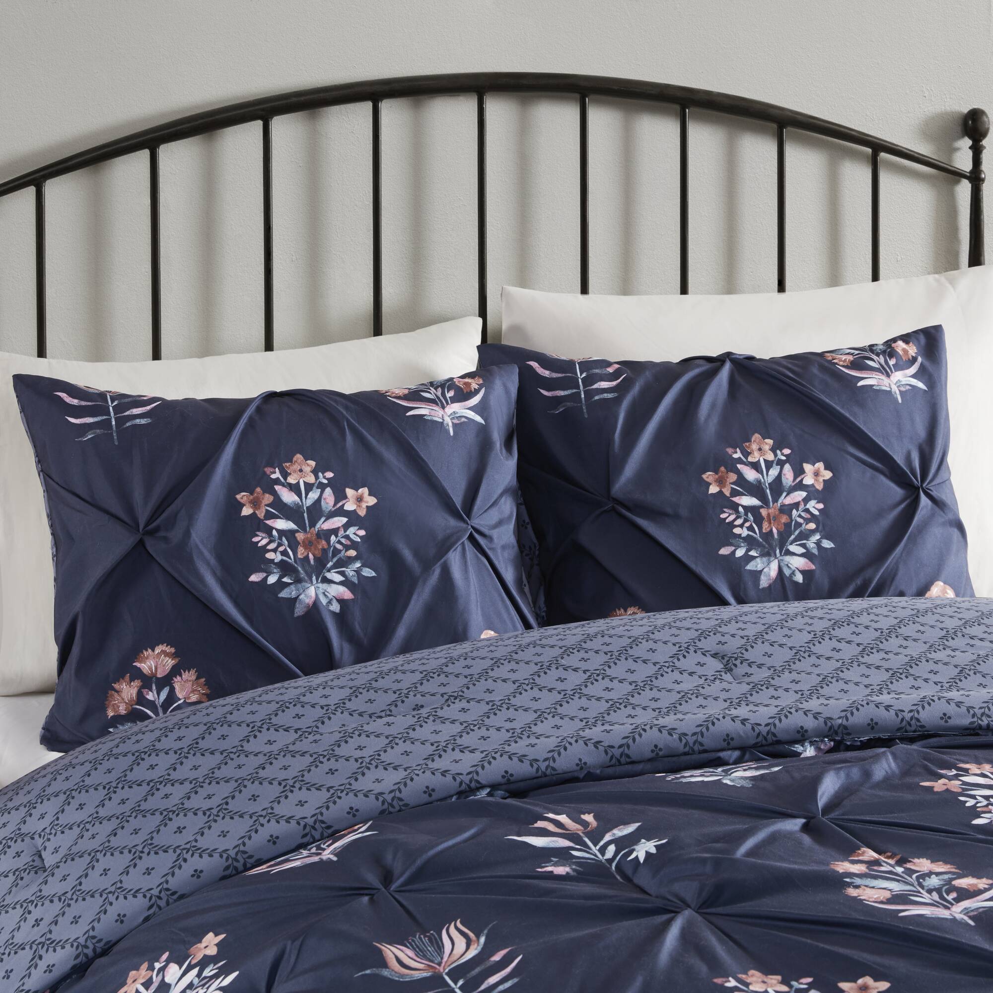 Marfa 4-Piece Pintuck Comforter Set with Throw Pillow - Image 4