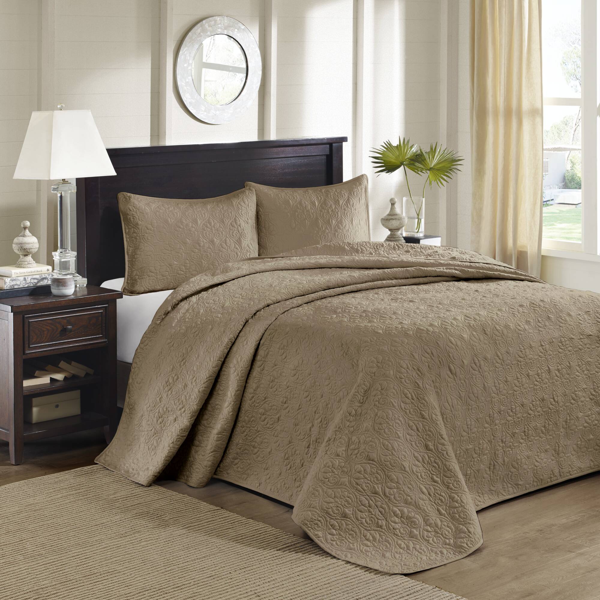 Quebec 3-Piece Reversible Bedspread Set - Image 3