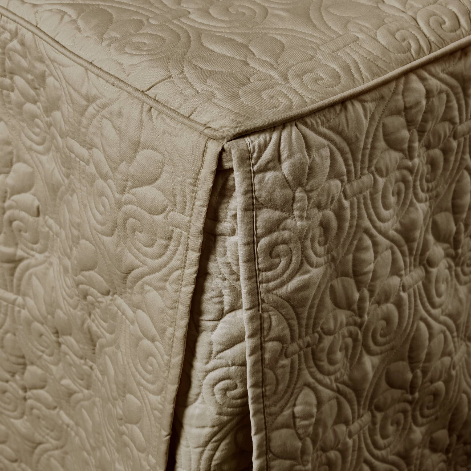 Quebec 3-Piece Split Corner Pleated Quilted Bedspread - Image 28