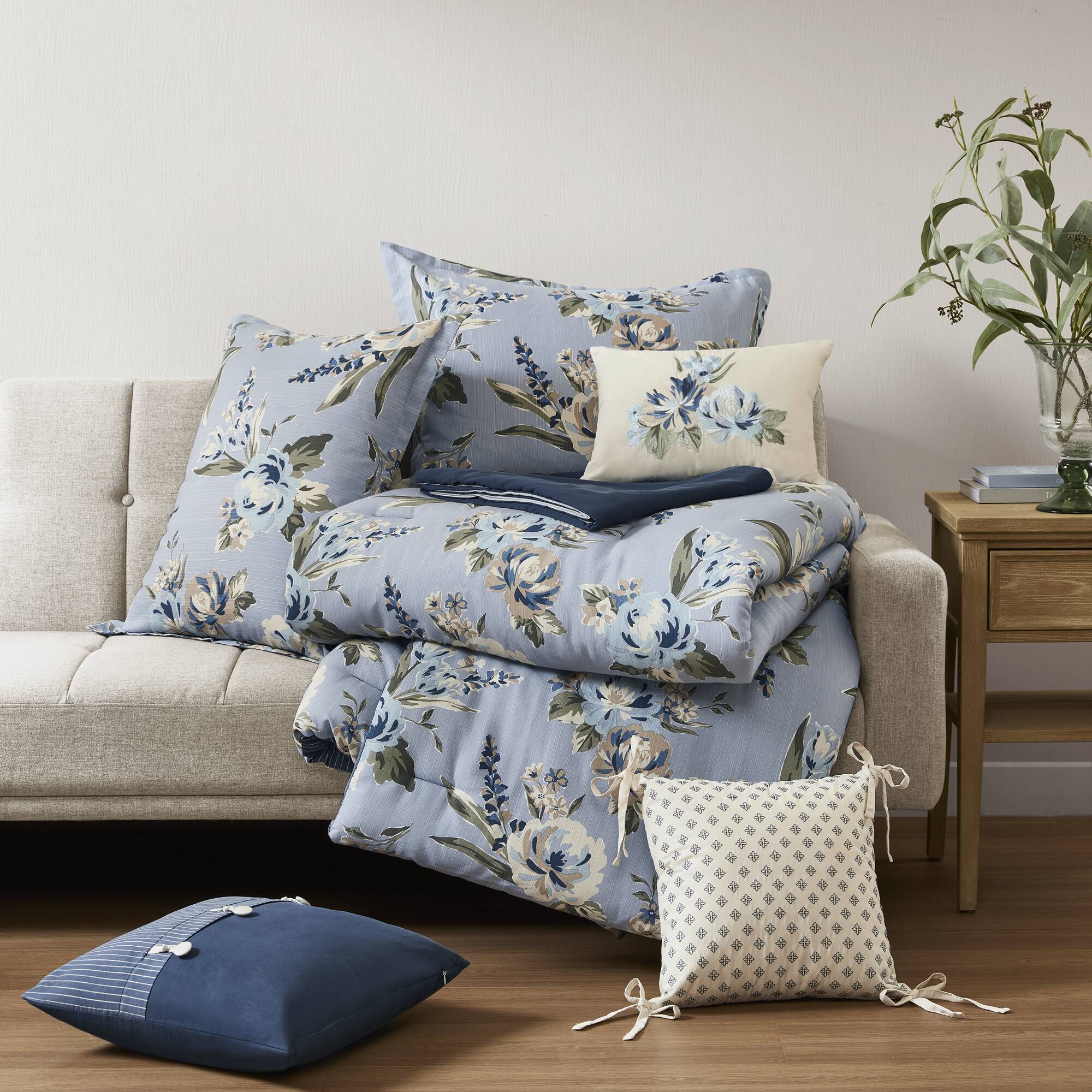 Salara 7-Piece Vintage Floral Comforter Set - Image 17