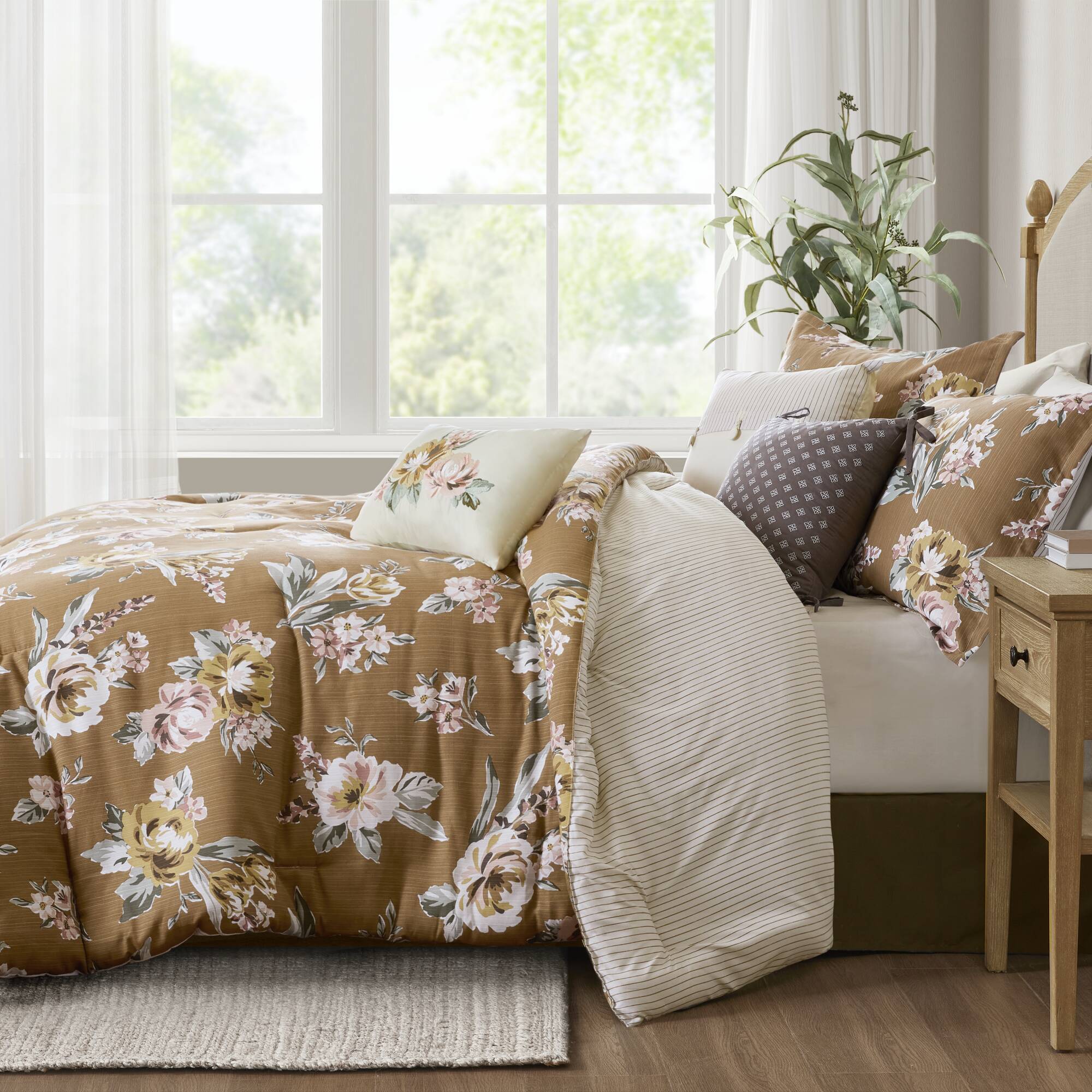 Salara 7-Piece Vintage Floral Comforter Set - Image 25