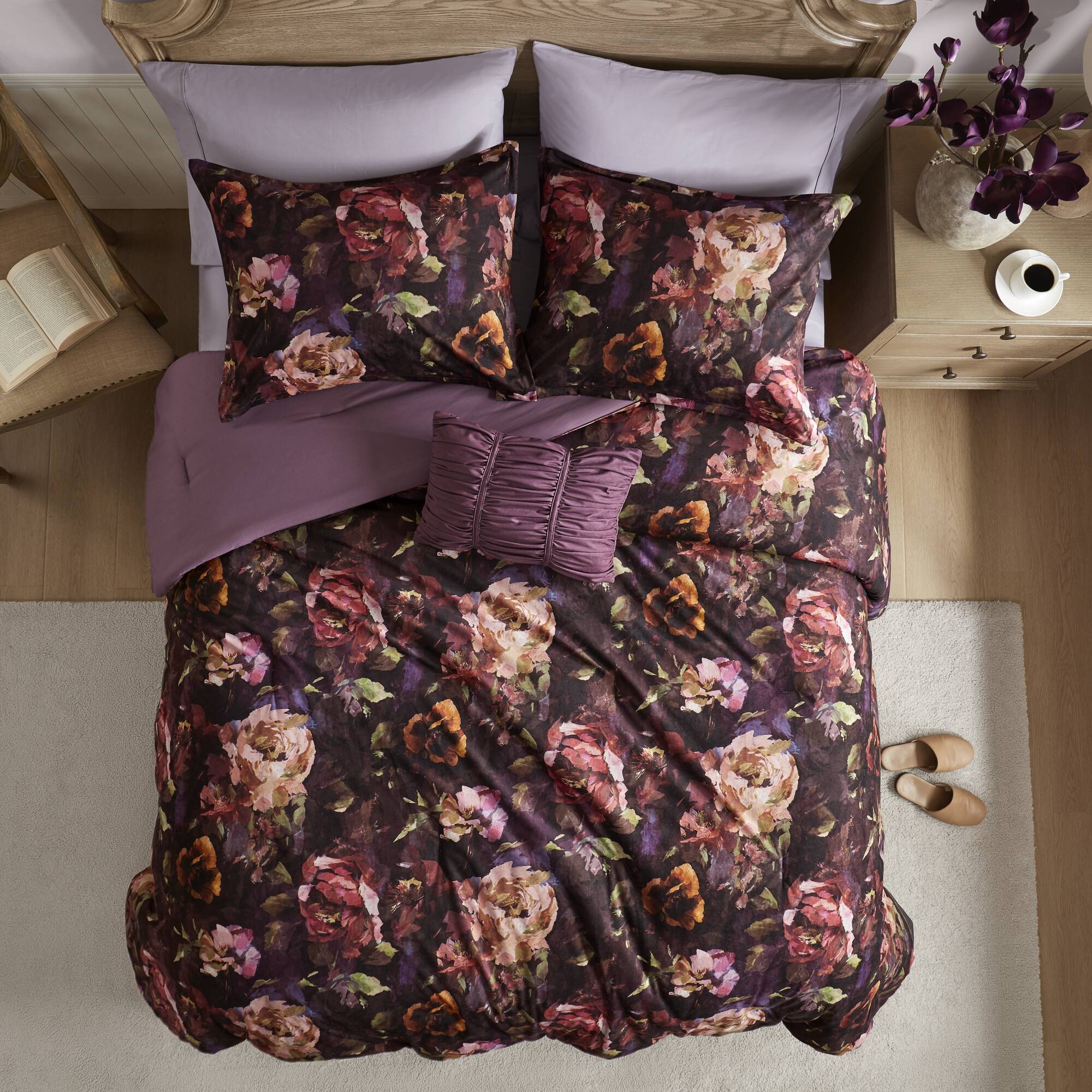 Seraphina 4-Piece Velvet Comforter Set - Image 3