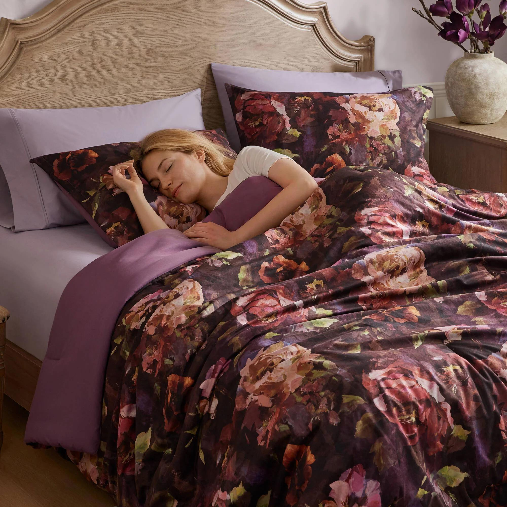 Seraphina 4-Piece Velvet Comforter Set - Image 9