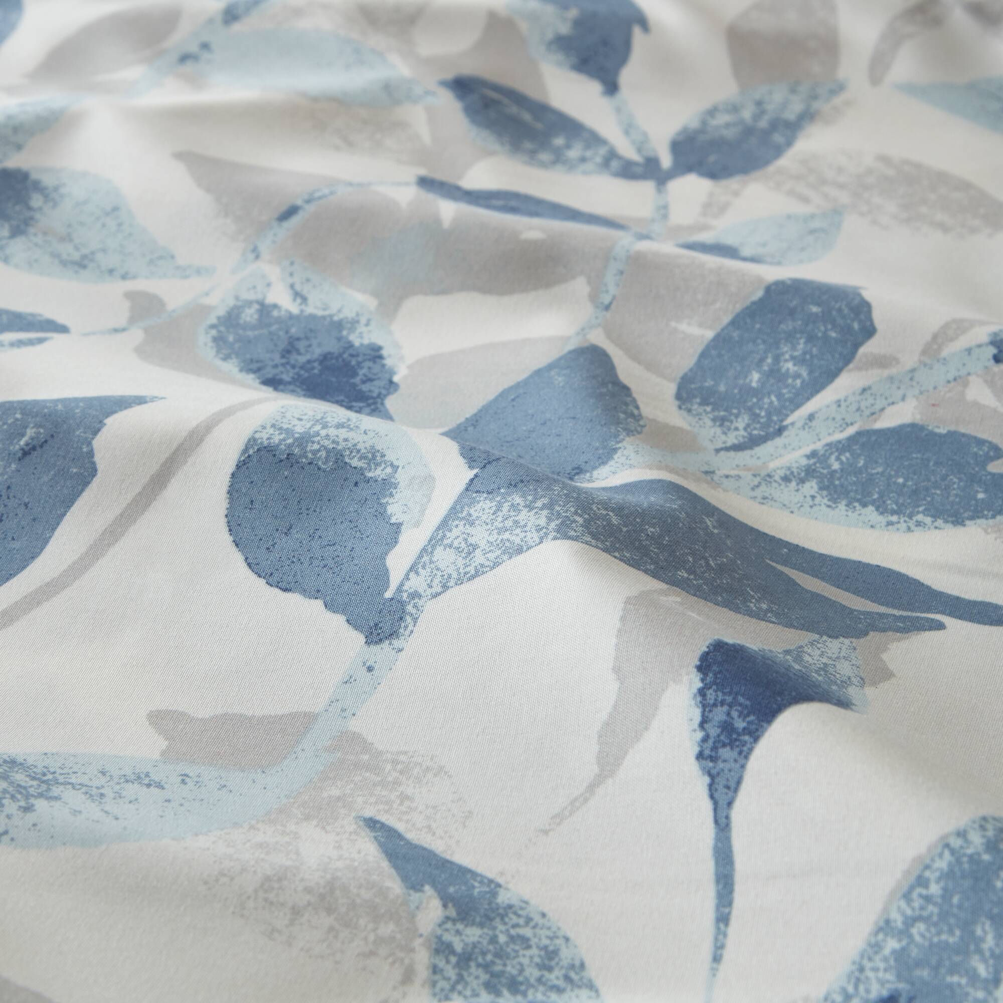 Sofia Botanical Printed Shower Curtain - Image 3