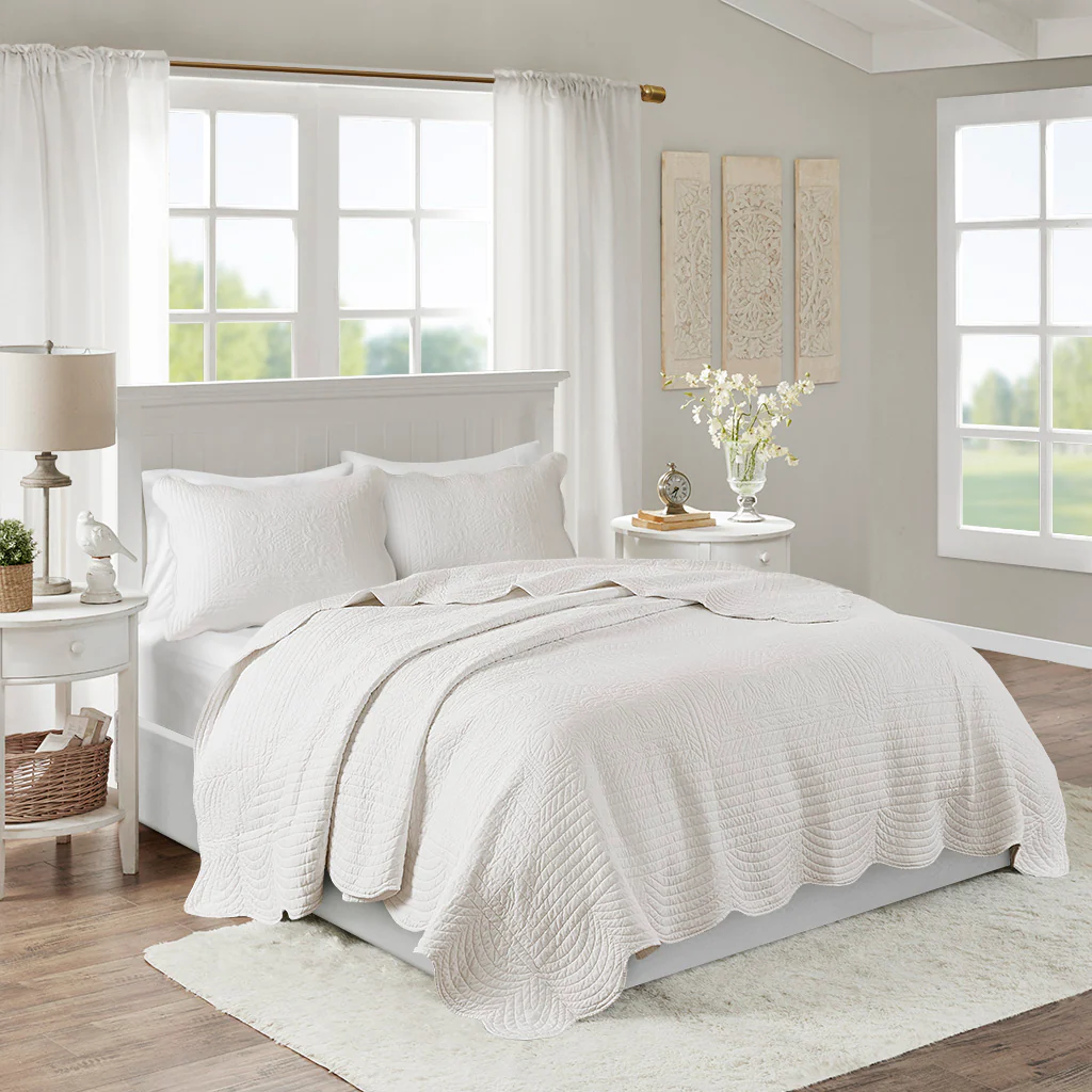 Tuscany 3-Piece Reversible Scalloped Edge Quilt Set - Image 11