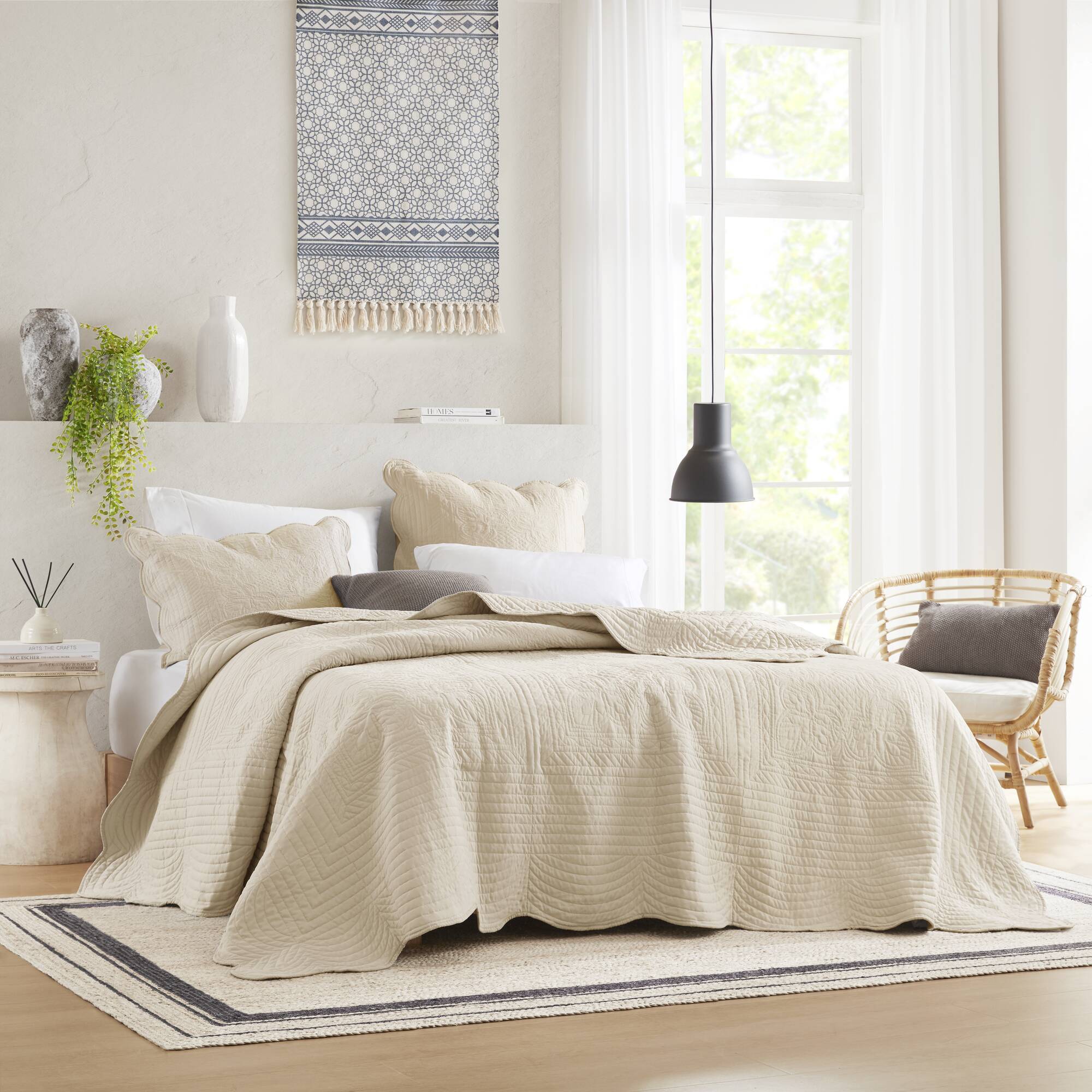 Tuscany 3-Piece Reversible Scalloped Edge Quilt Set - Image 14