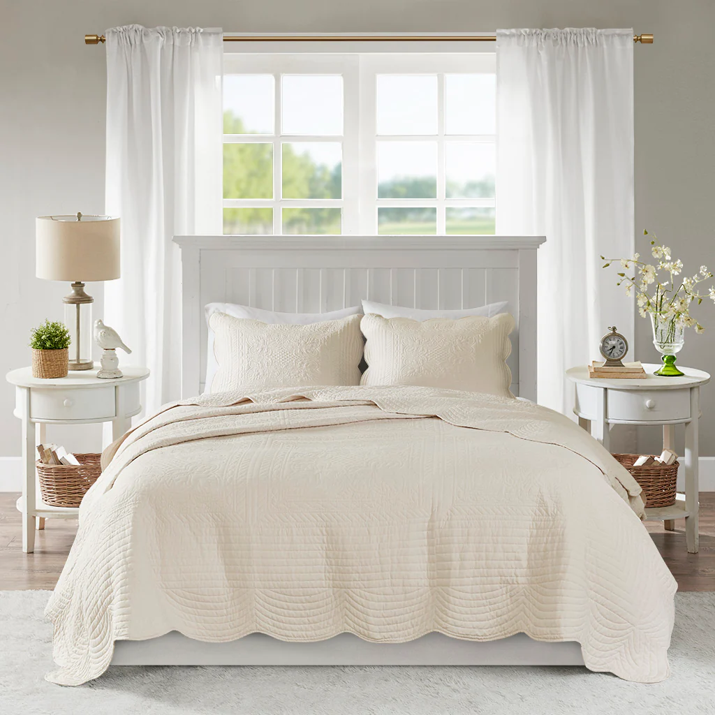 Tuscany 3-Piece Reversible Scalloped Edge Quilt Set - Image 26