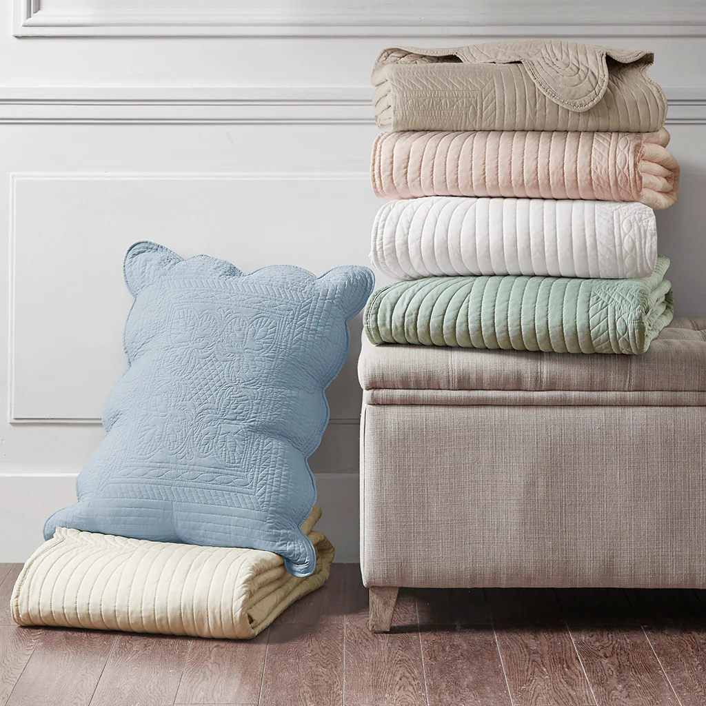 Tuscany 3-Piece Reversible Scalloped Edge Quilt Set - Image 39