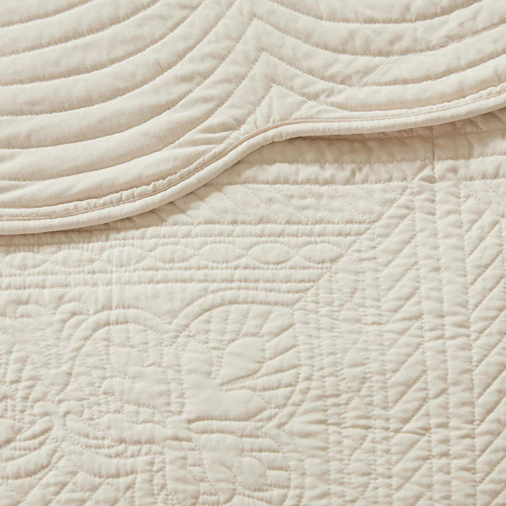 Tuscany 3-Piece Reversible Scalloped Edge Quilt Set - Image 40