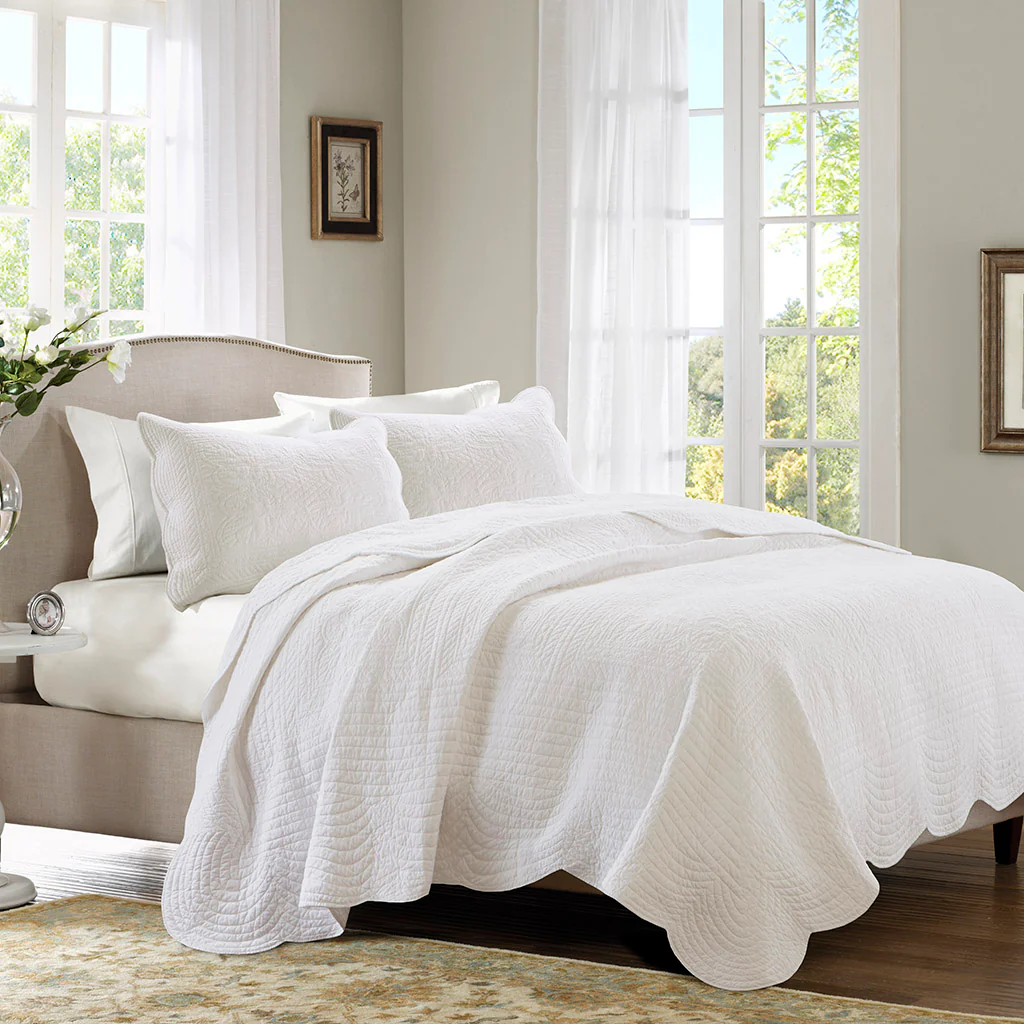 Tuscany 3-Piece Reversible Scalloped Edge Quilt Set - Image 5