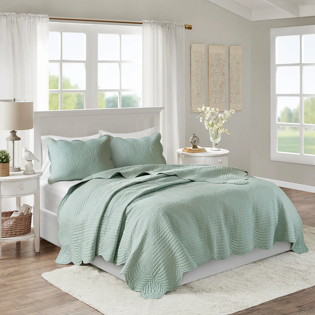 Tuscany 3-Piece Reversible Scalloped Edge Quilt Set - Image 8