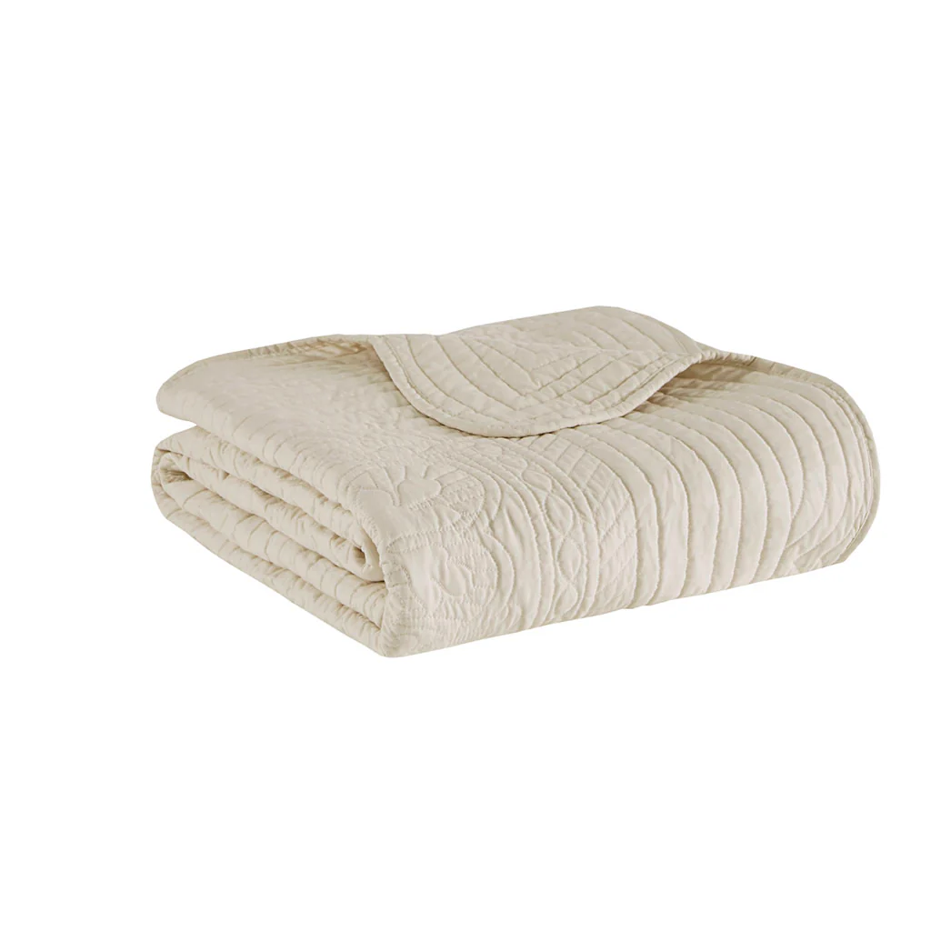 Tuscany Oversized Quilted Throw with Scalloped Edges - Image 12