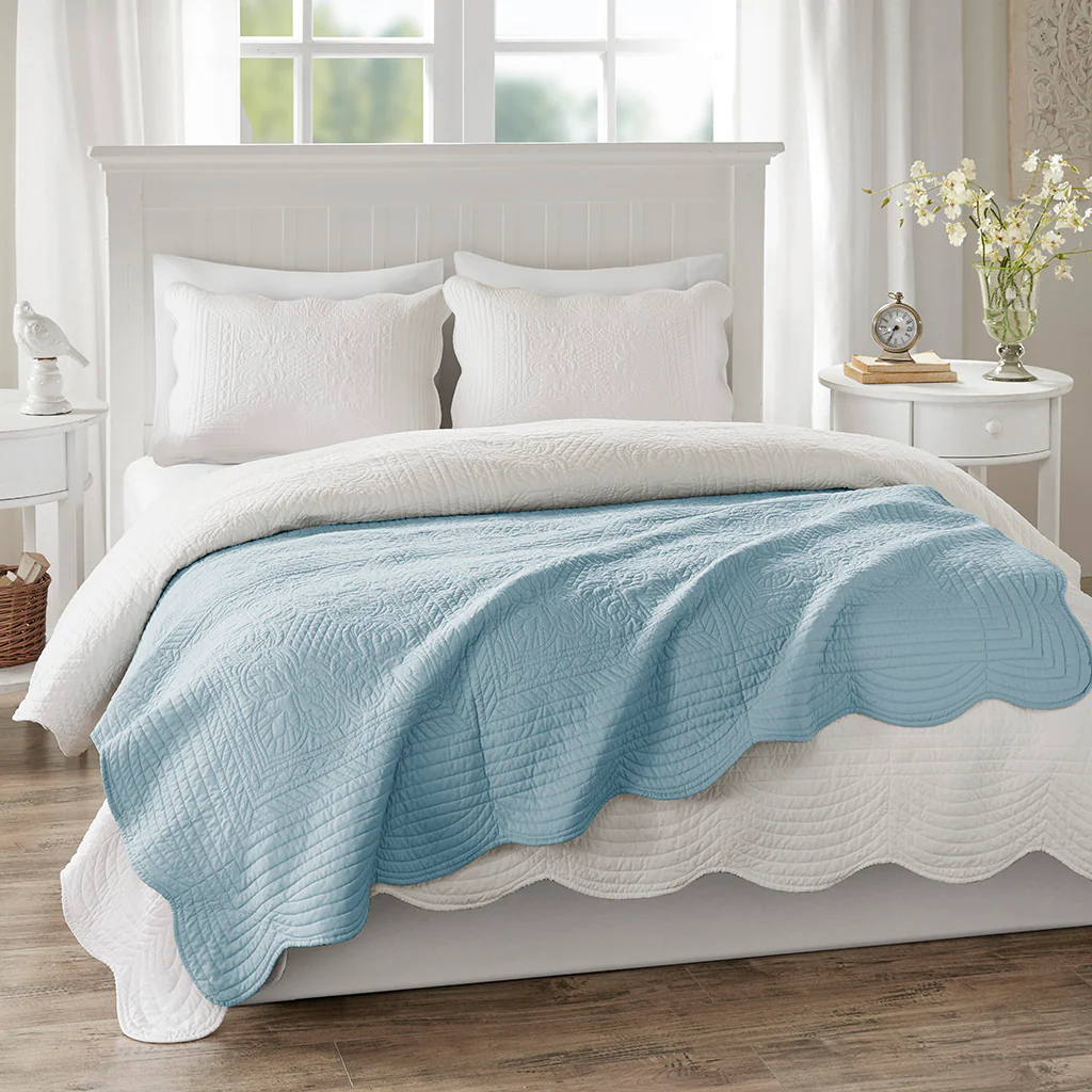 Tuscany Oversized Quilted Throw with Scalloped Edges - Image 15