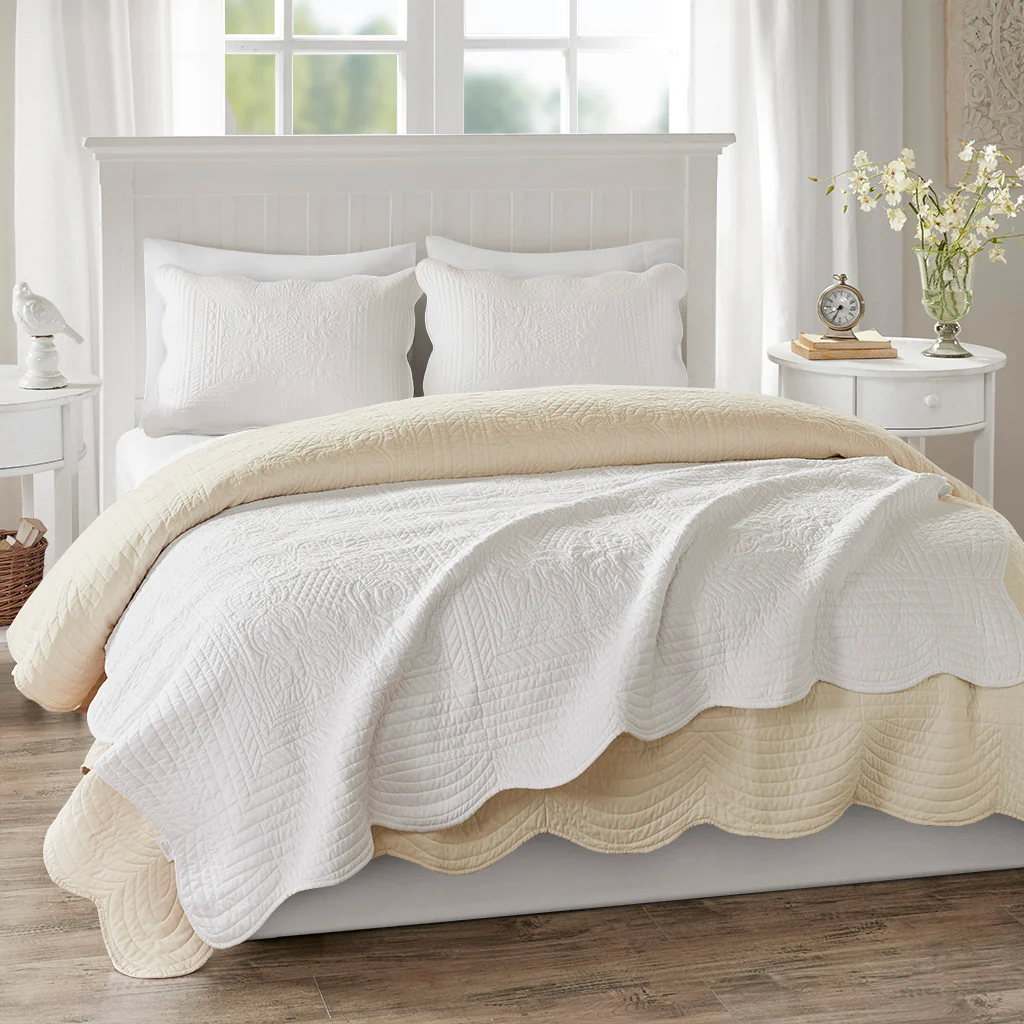 Tuscany Oversized Quilted Throw with Scalloped Edges - Image 17