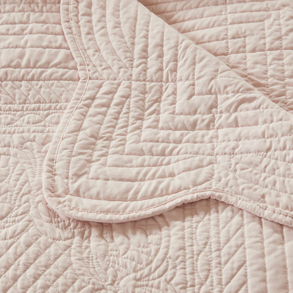 Tuscany Oversized Quilted Throw with Scalloped Edges - Image 19