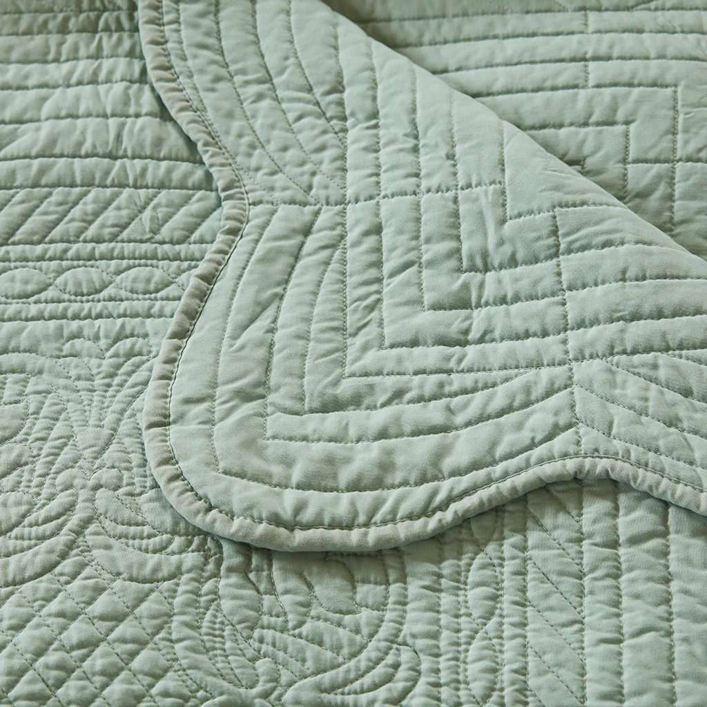 Tuscany Oversized Quilted Throw with Scalloped Edges - Image 22