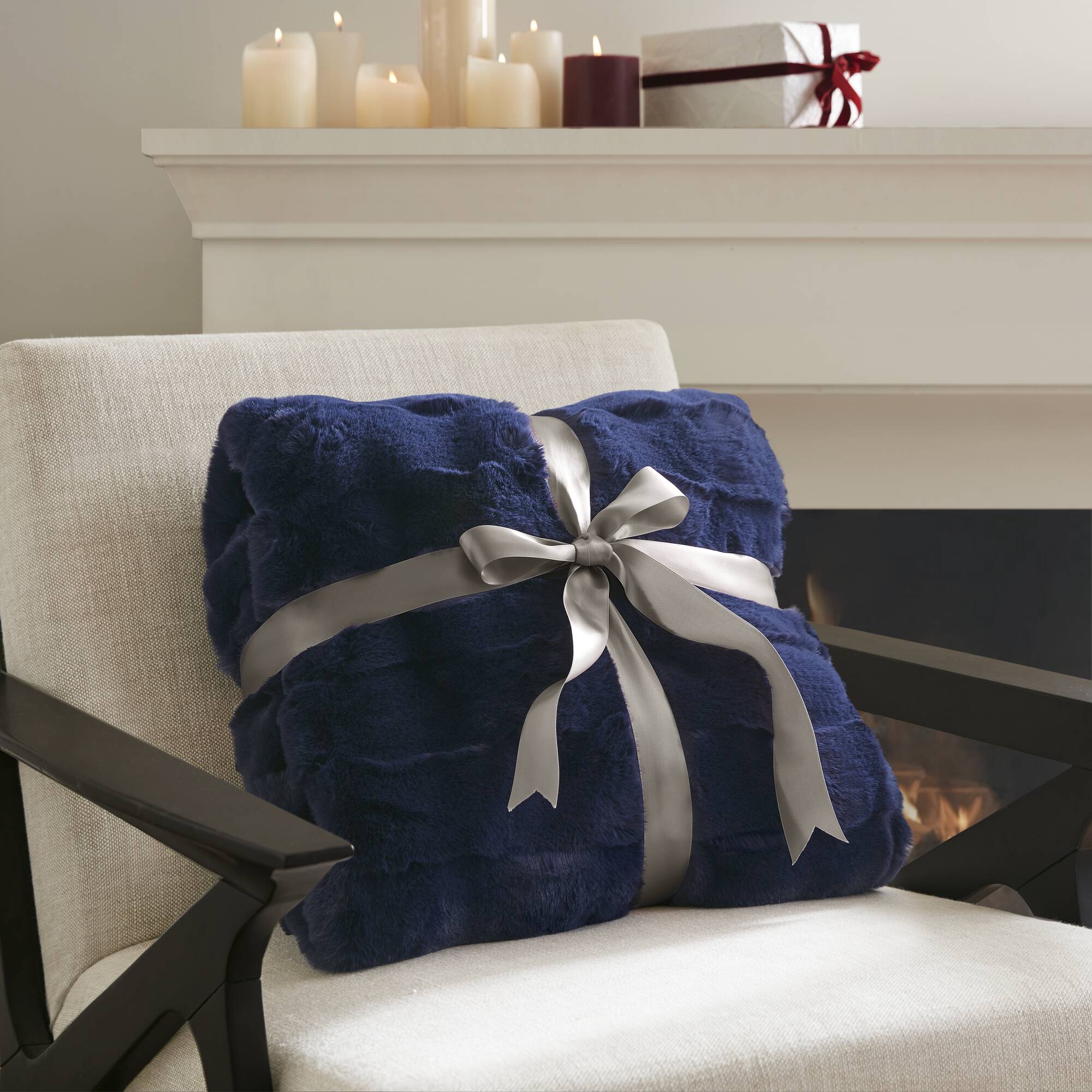 Vivienne Faux Fur Throw - Image 3