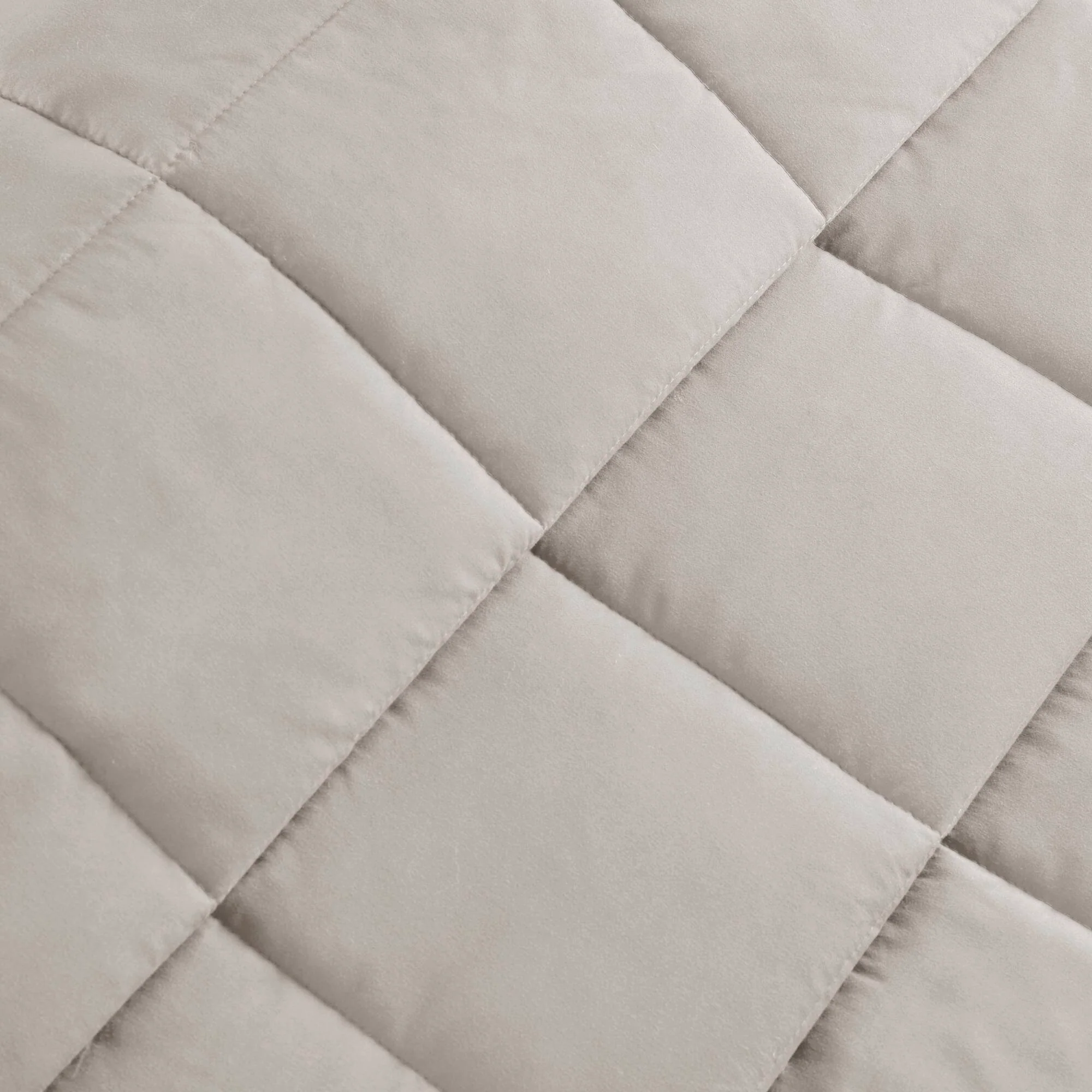 Windom Lightweight Down Alternative Blanket with Satin Trim - Image 30