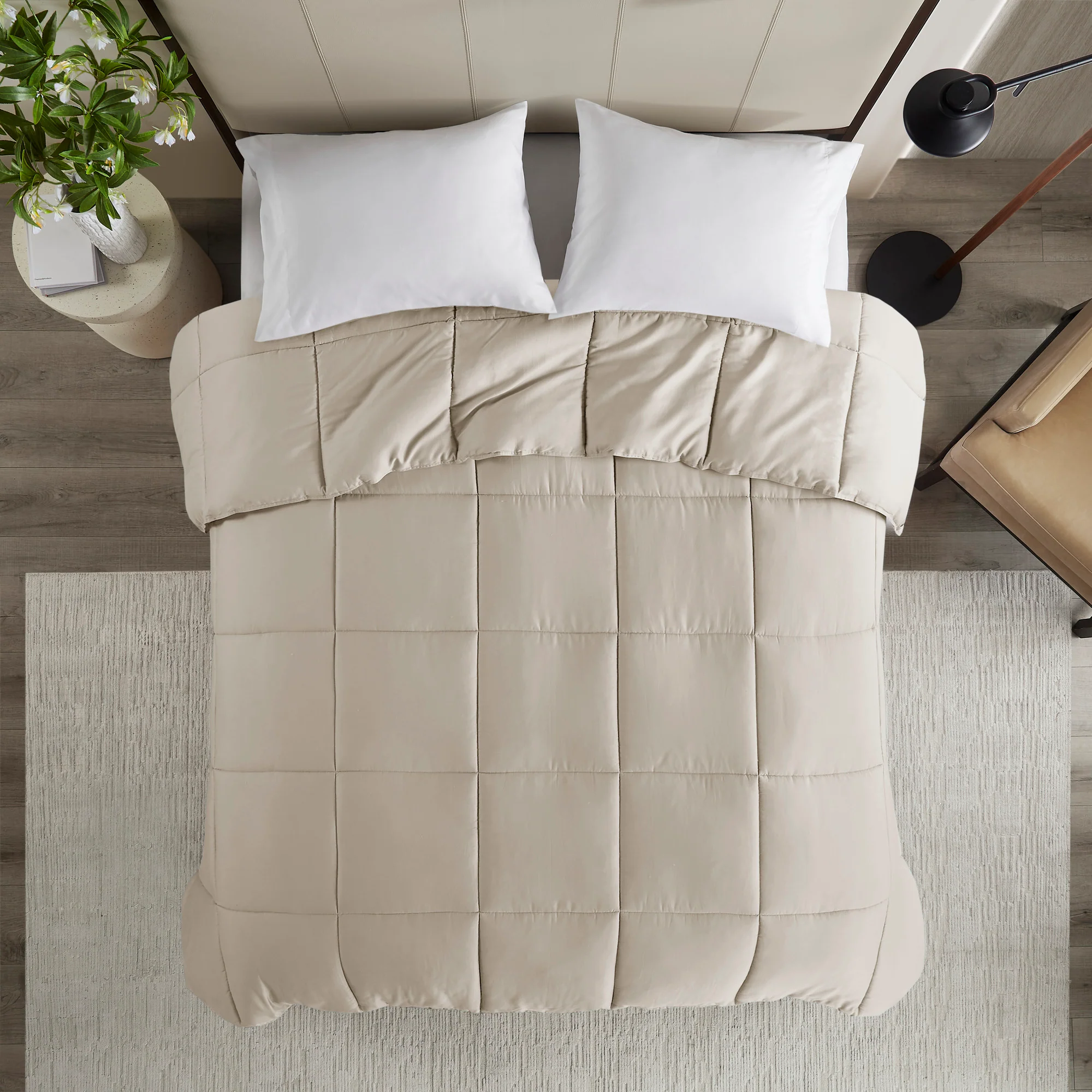 Winfield 300 Thread Count Cotton Shell Luxury Down Alternative Comforter - Image 20