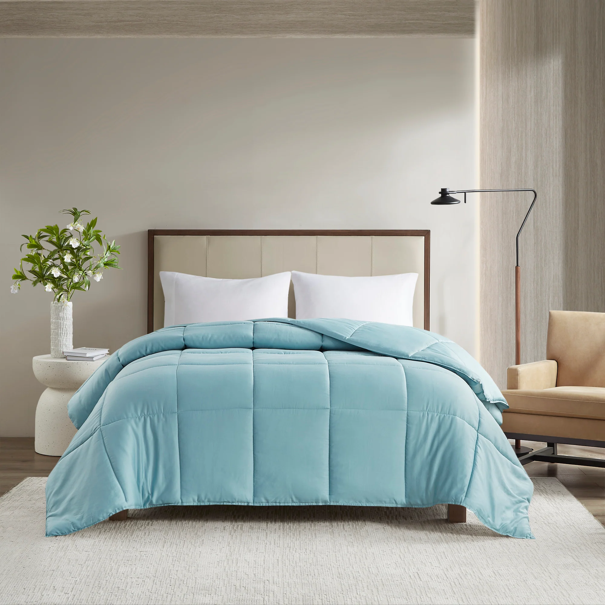 Winfield 300 Thread Count Cotton Shell Luxury Down Alternative Comforter - Image 33