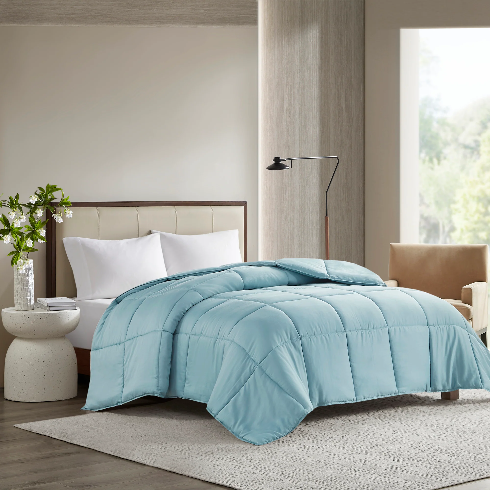Winfield 300 Thread Count Cotton Shell Luxury Down Alternative Comforter - Image 34