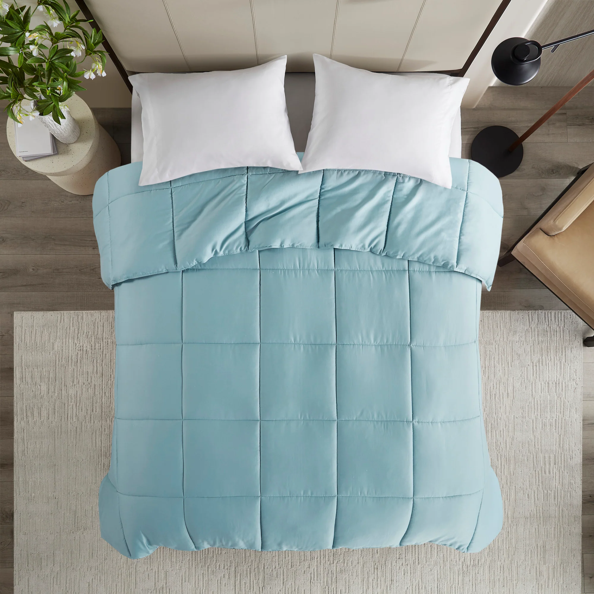 Winfield 300 Thread Count Cotton Shell Luxury Down Alternative Comforter - Image 36
