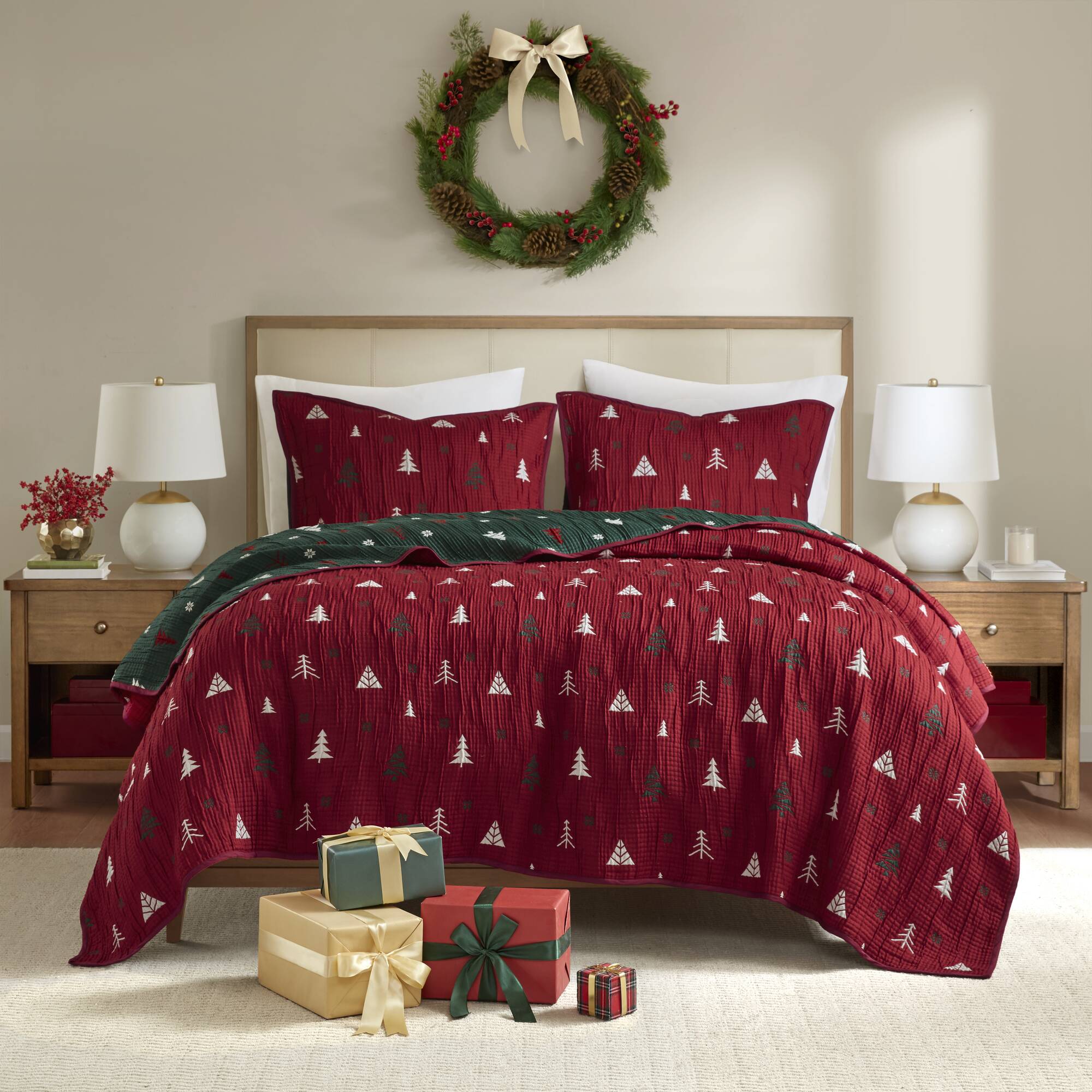 Winter Reversible Christmas 3-Piece Quilt Set - Image 2