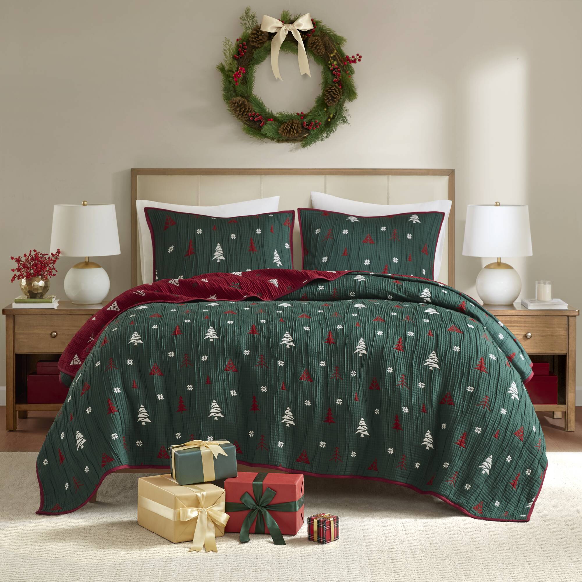 Winter Reversible Christmas 3-Piece Quilt Set - Image 3